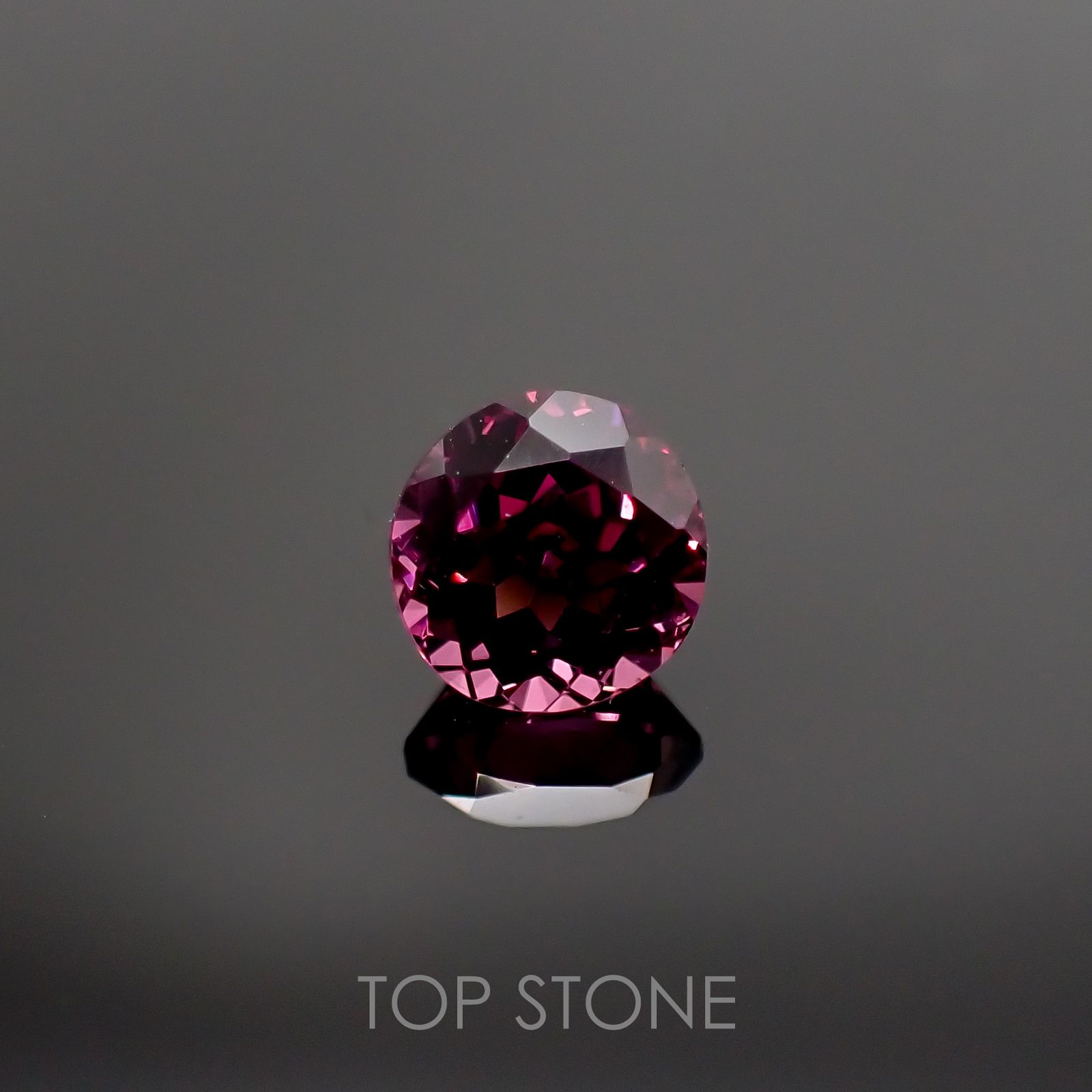 マラヤガーネット タンザニア産 ルース 1.28ct[210711608]6.3×6.1mm前後