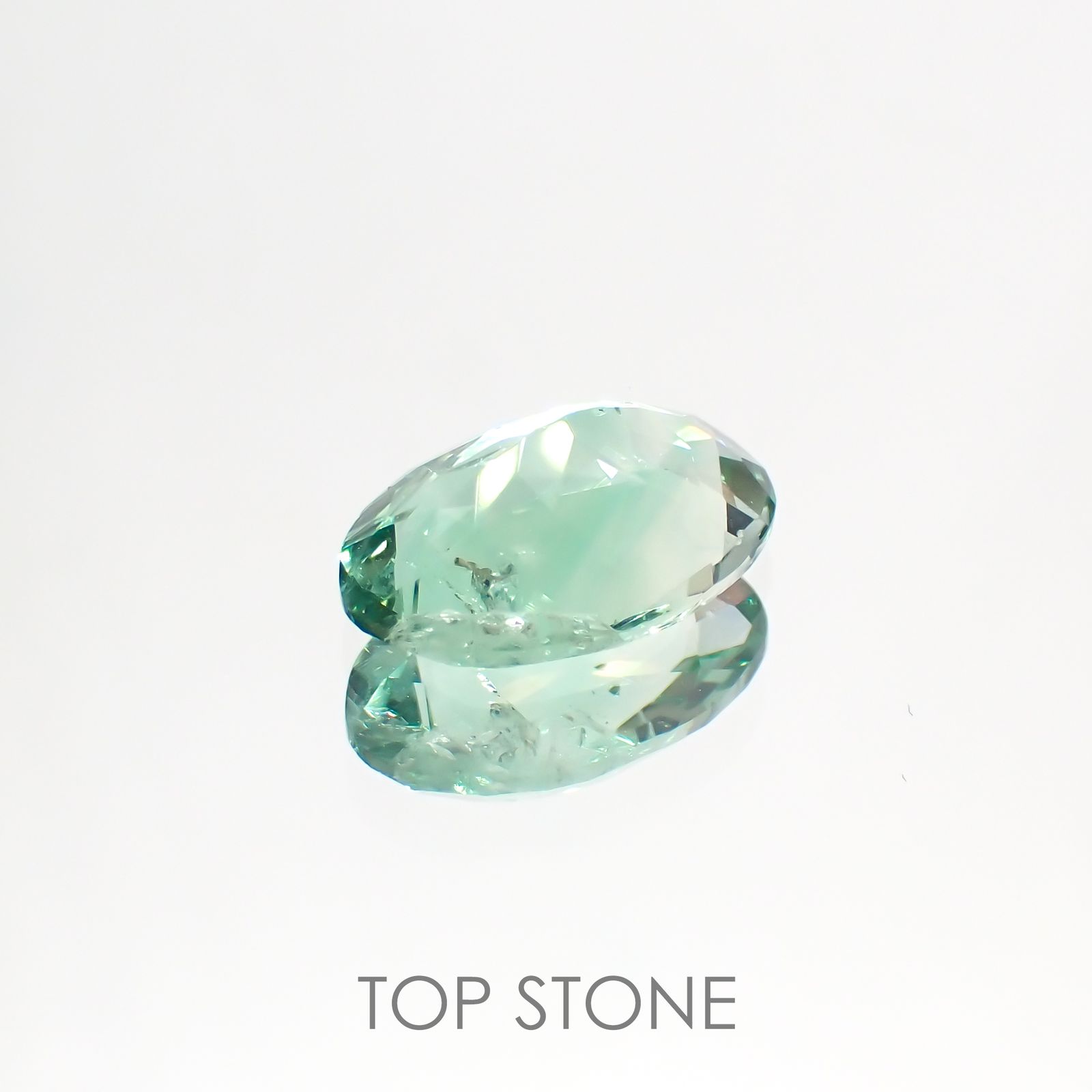 フローライト フルオレッセンス(宝石名フルオライト)イギリス・ロジャリー鉱山産 1.83ct 識別済[211113774]9.9x6.7mm前後