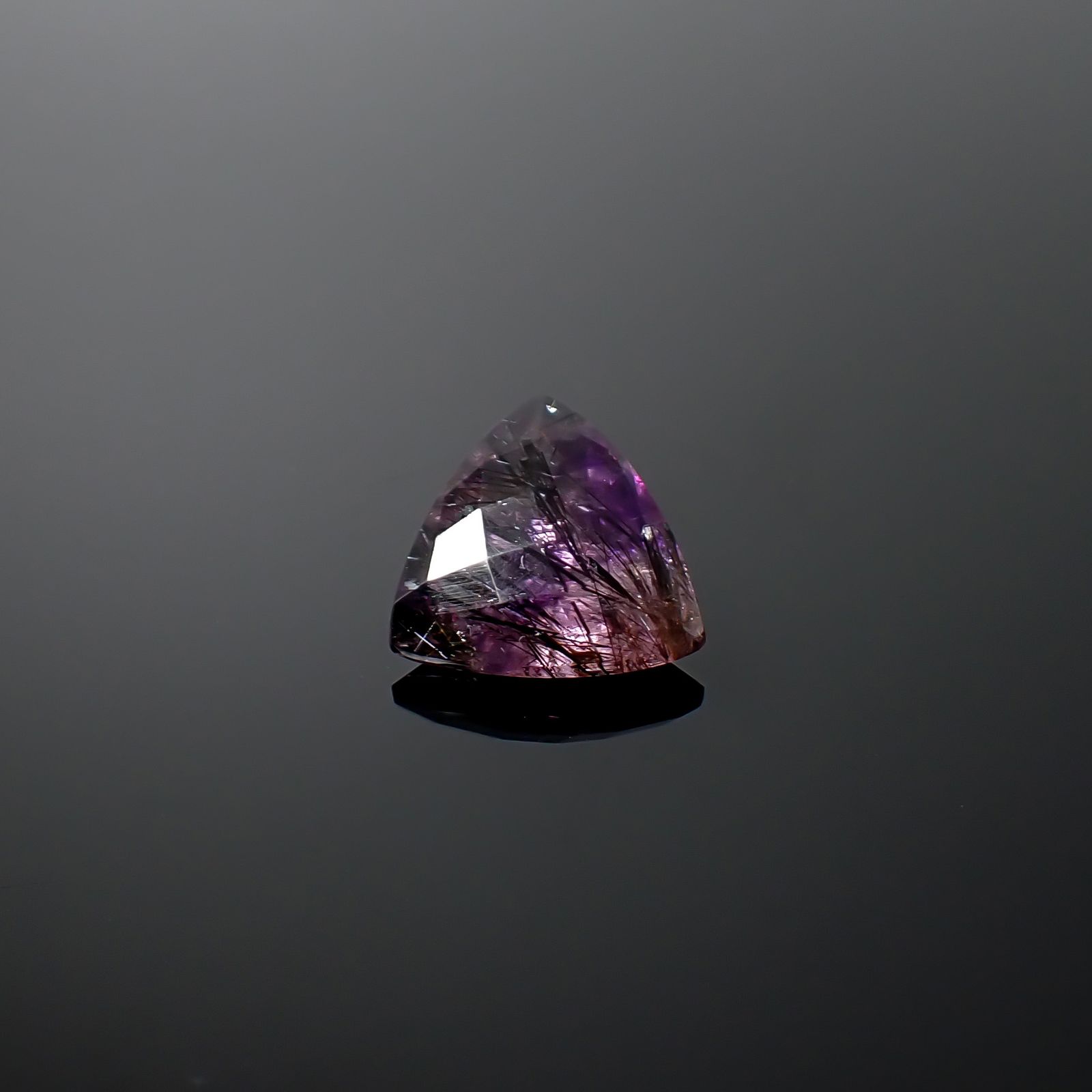 ◇チェッカーカット◇アメジストエレスチャル ブラジル産 6.33ct / 14x14.4mm前後 [260933032]