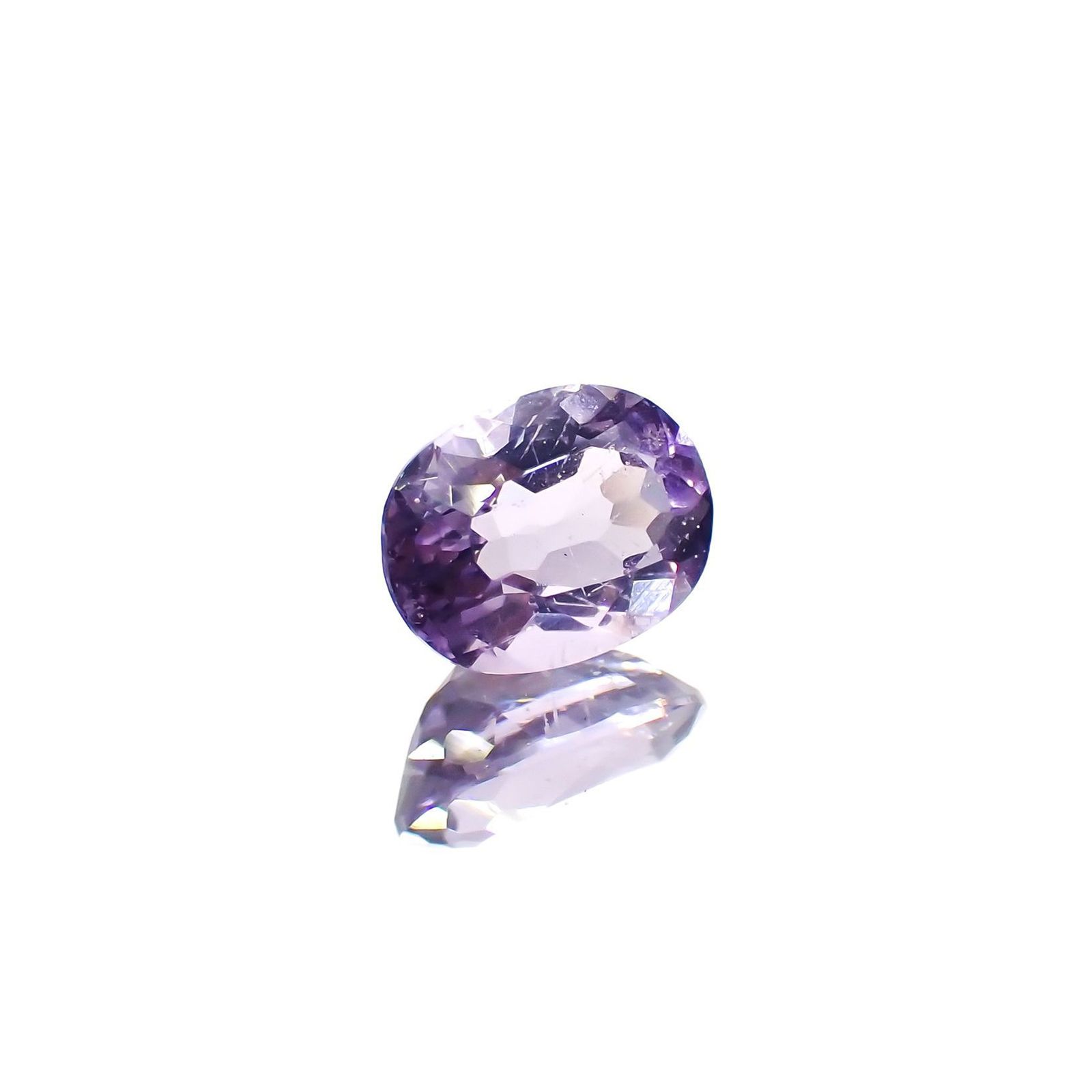 マリアライト(宝石名パープル・スキャポライト)スリランカ産 識別済 0.71ct / 6.8x5mm前後 [260514873]