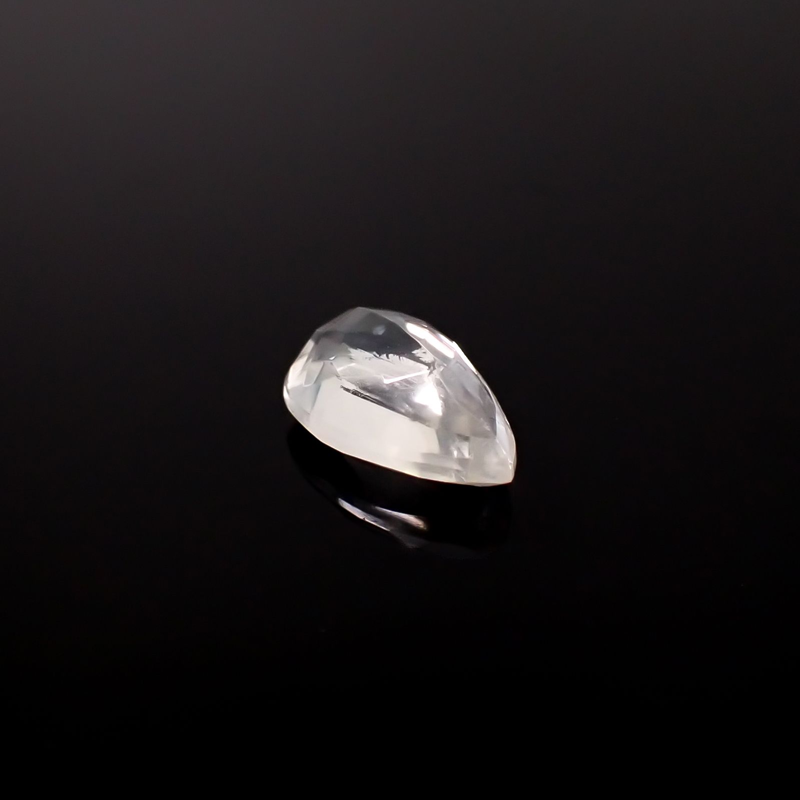 マラウイムーンストーン マラウイ共和国産 3.44ct / 13x8mm前後 [260331815]