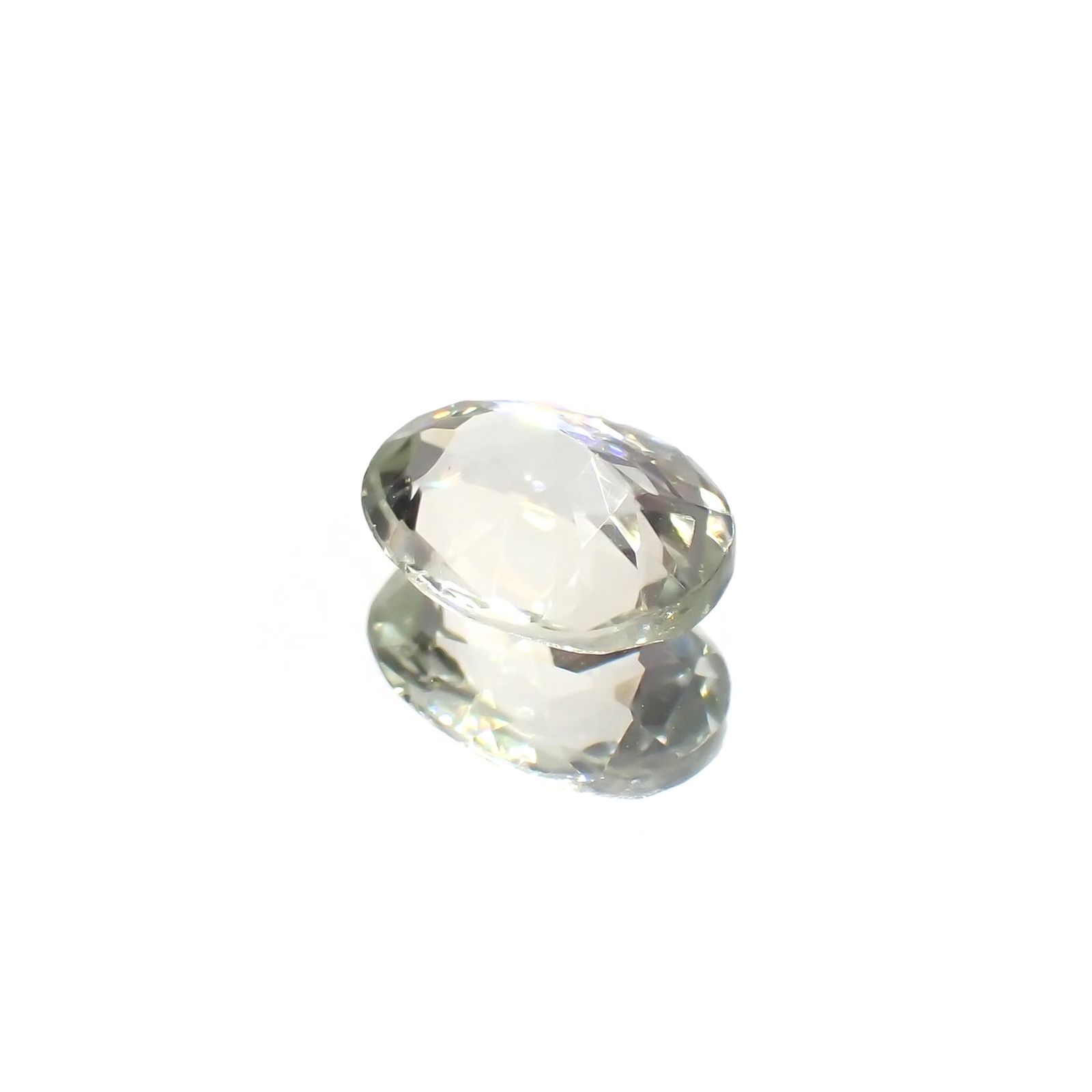 シリマナイト(宝石名シリマナイト)インド産 識別済 1.30ct / 8x6.1mm前後 [221018465]