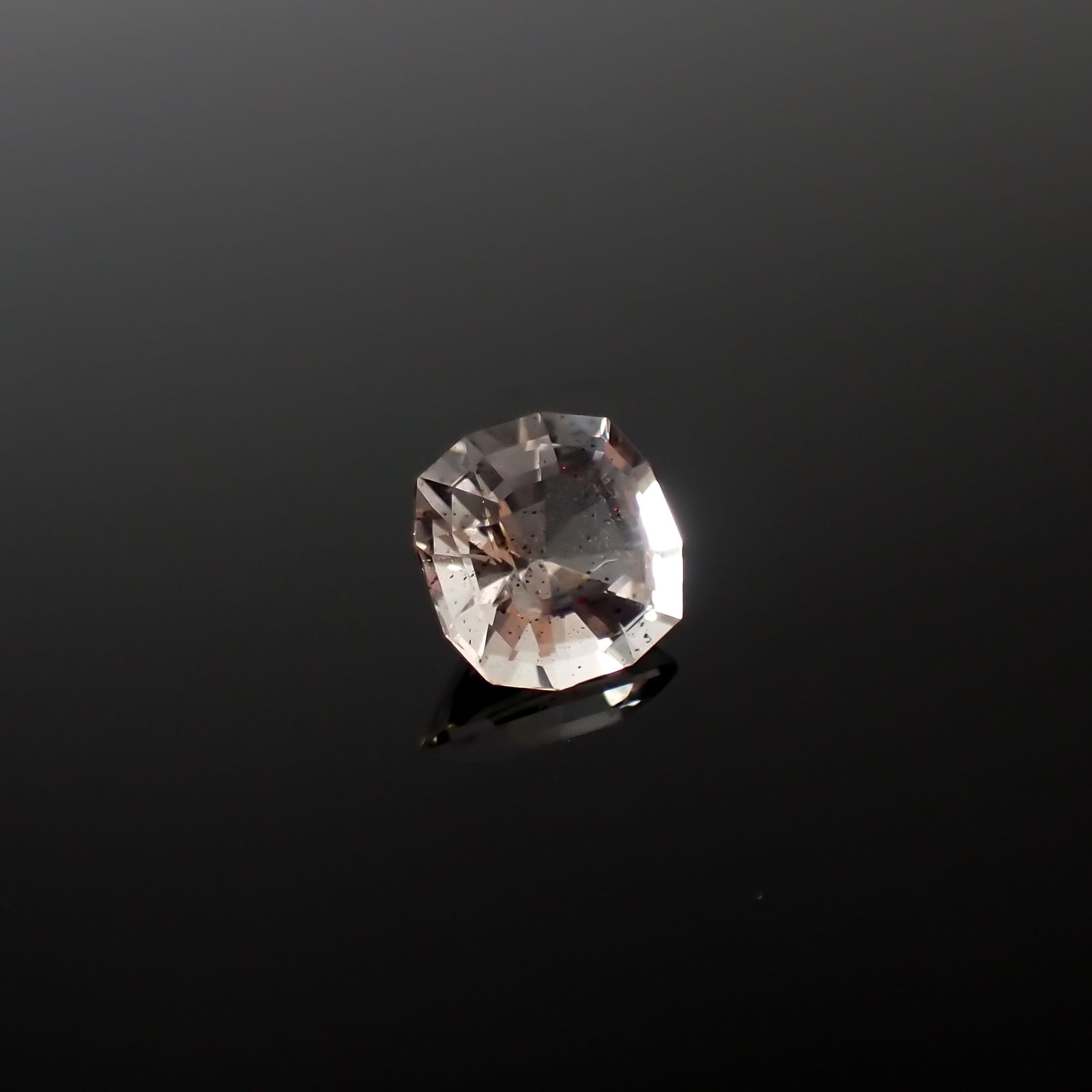 ◇カスタムカット◇ティンカーベルクォーツ ブラジル産 1.04ct[240125451]6.9x6.7mm前後