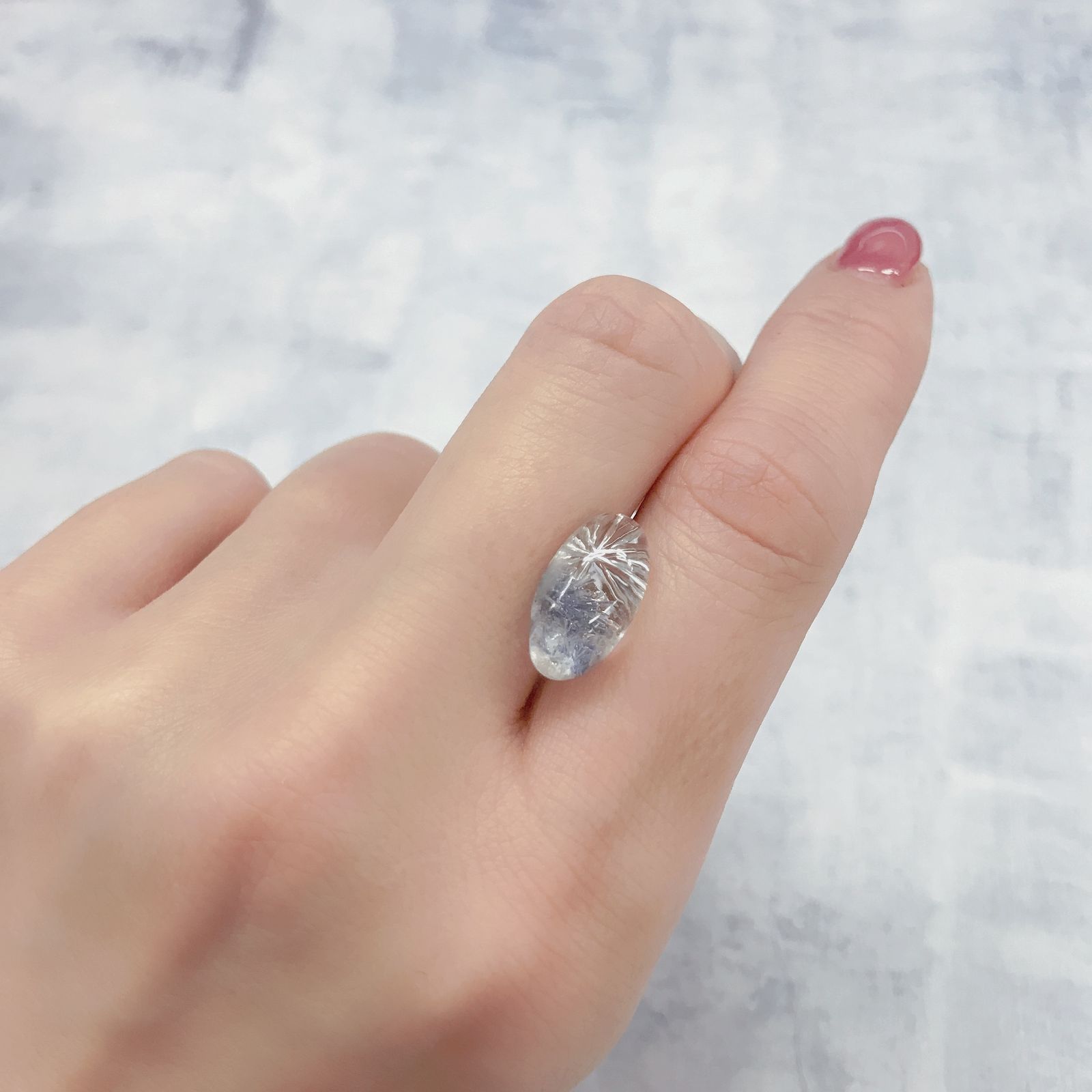 ◇甲州貴石切子Plus Three◇デュモルチェライトインクォーツ カード付き ブラジル産 4.85ct[220114608]14.6x7.9mm前後