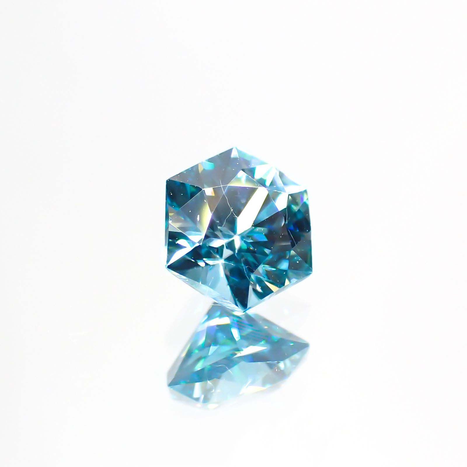 ◇ヘキサゴンカット◇ブルージルコン(宝石名ジルコン) カンボジア産 0.81ct 識別済[211013363]4.9×4.9mm前後