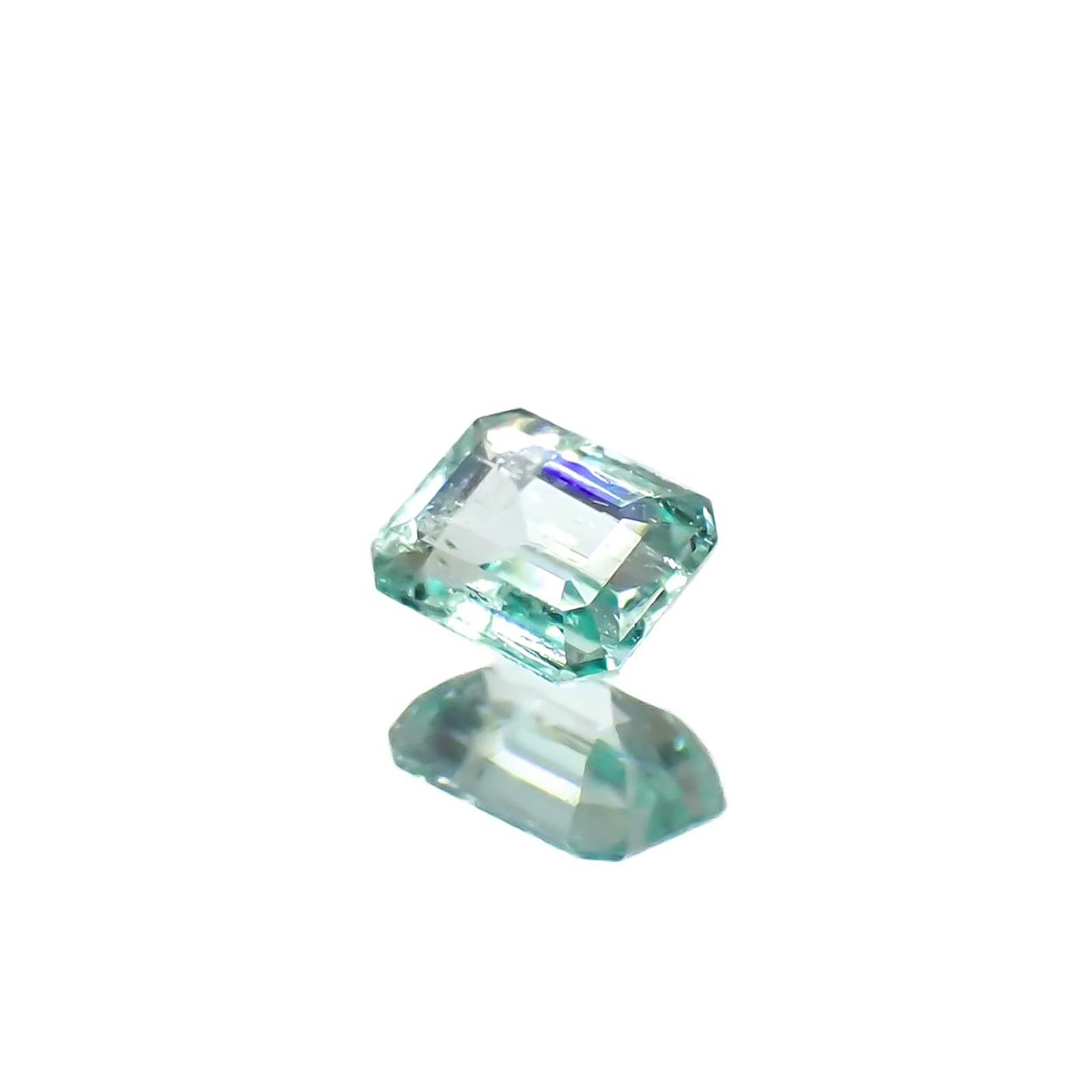パステルカラーエメラルド コロンビア産 0.15ct / 3.5x2.8mm前後 [240225952]
