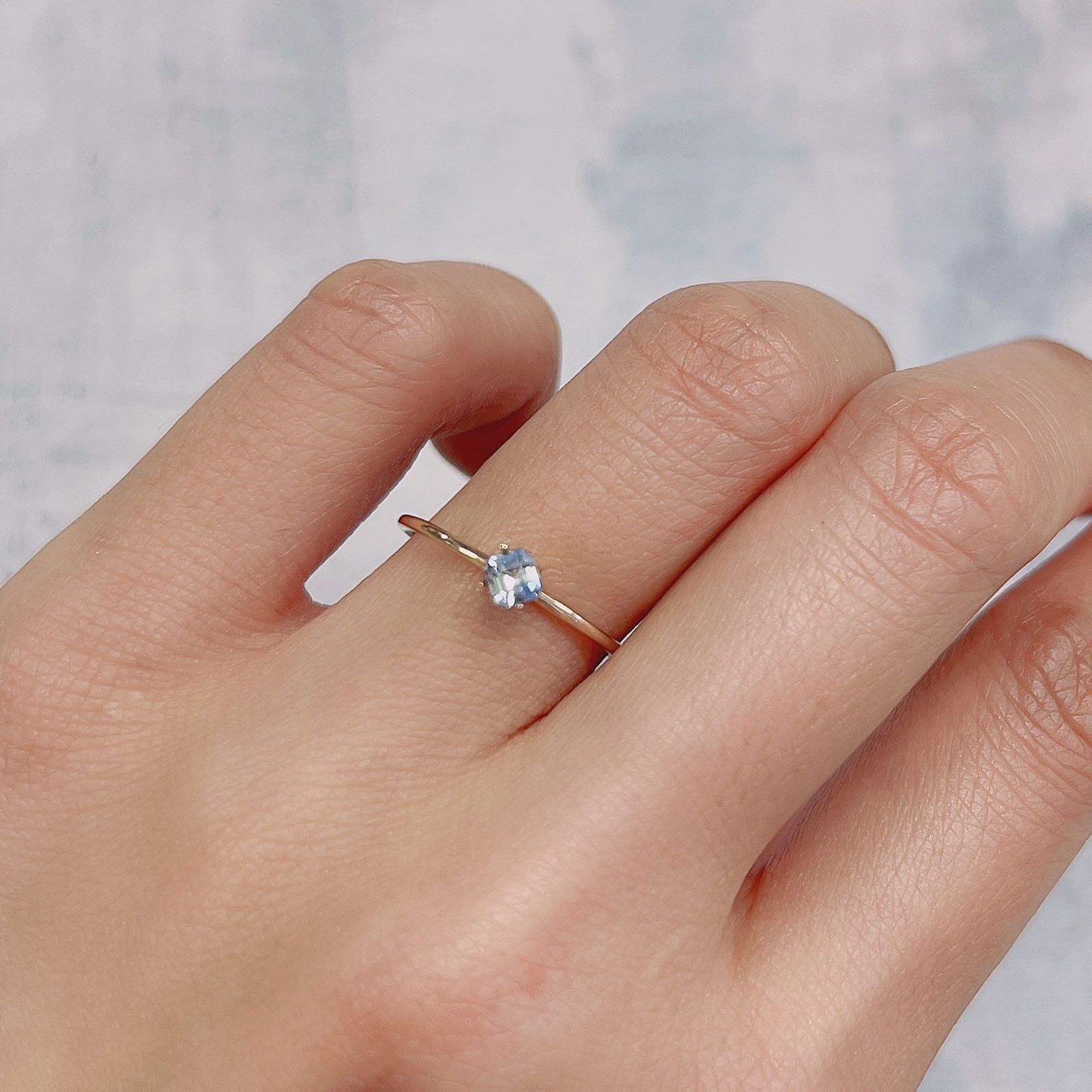 ジェレメジェバイト(宝石名エレメジェバイト)ナミビア産 0.224ct ソ付(彩珠)[220817284]3.4x3.2mm前後