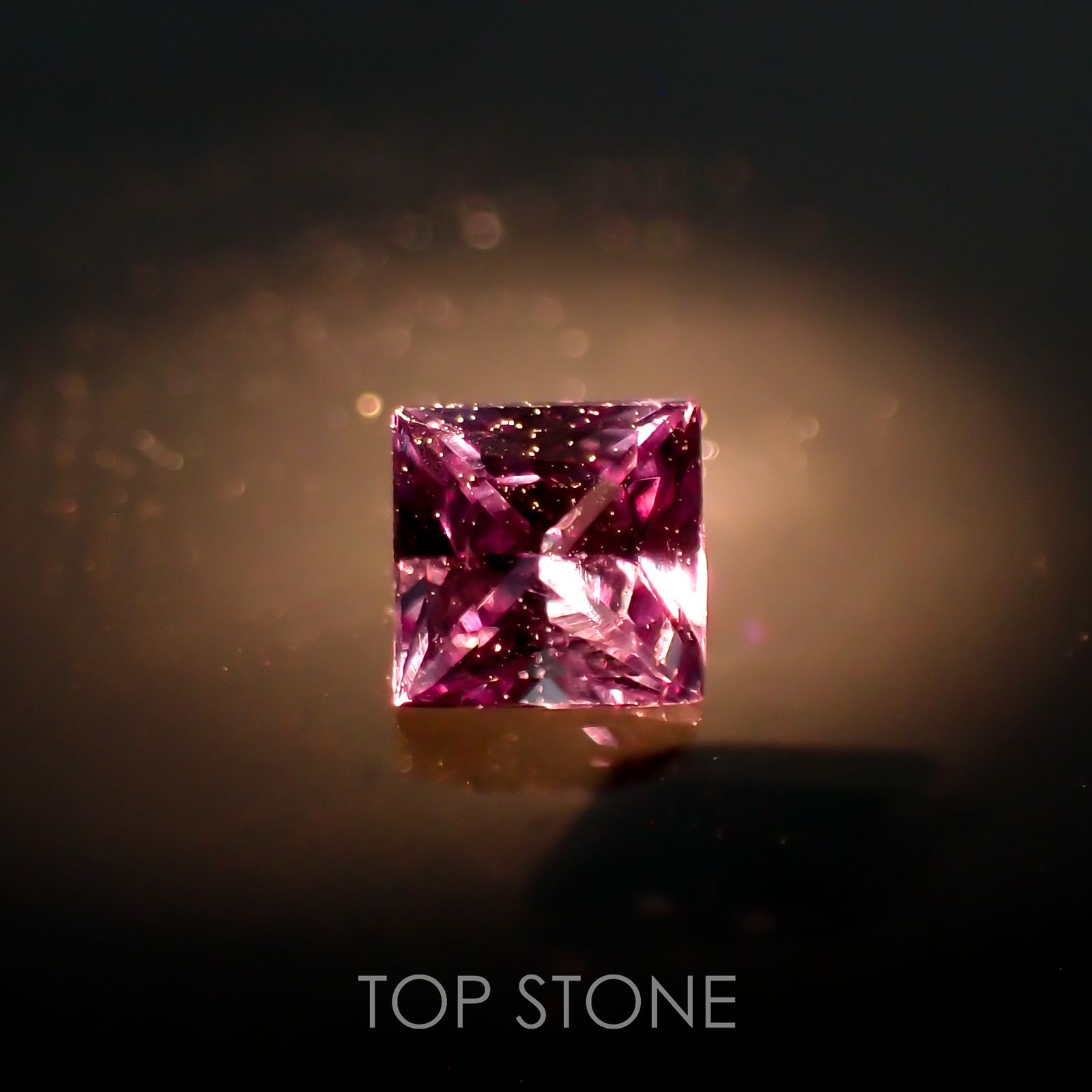 ◇プリンセスカット◇カラーチェンジガーネット アレキタイプ(宝石名ガーネット)マダガスカル・ベキリー産 0.094ct 識別済[220616535]2.5x2.5mm前後