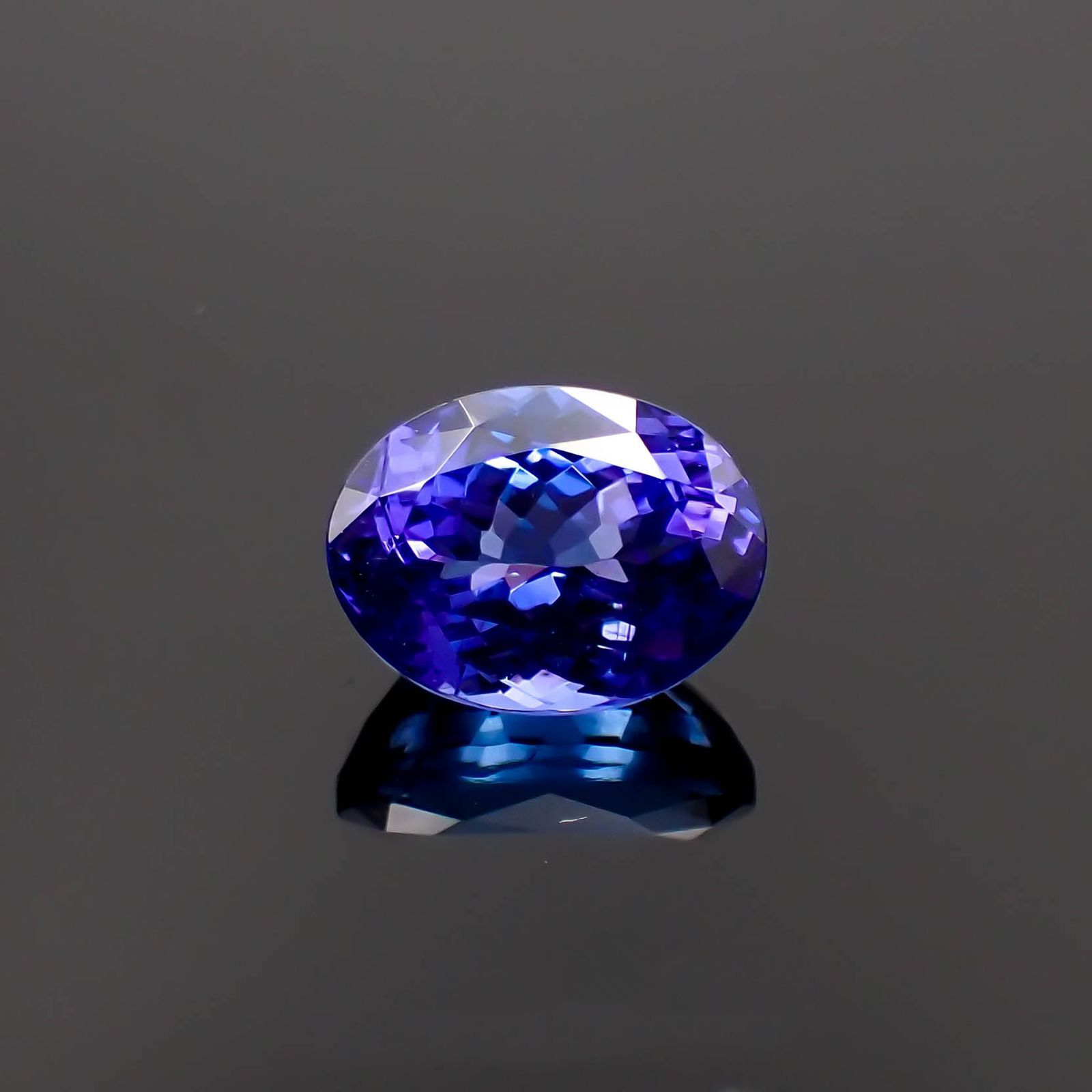 タンザナイト(宝石名タンザナイト)タンザニア産 3.252ct ソ付(彩珠)[230119730]9.9x7.4mm前後
