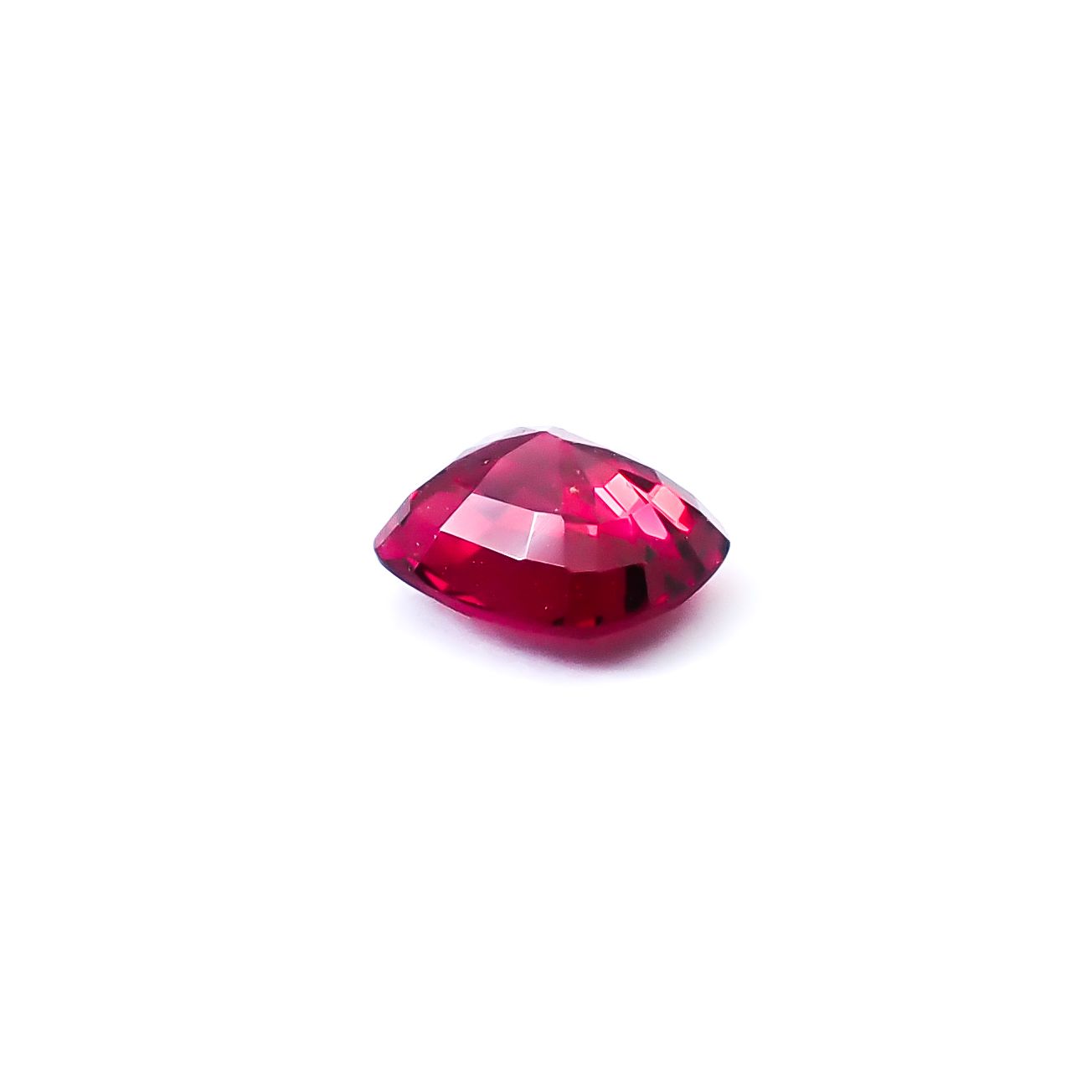 ジェダイスピネル(宝石名スピネル/別名ジェダイスピネル)ビルマ産 GUILD鑑付 0.54ct / 5.02x4.48mm前後 [260732536]