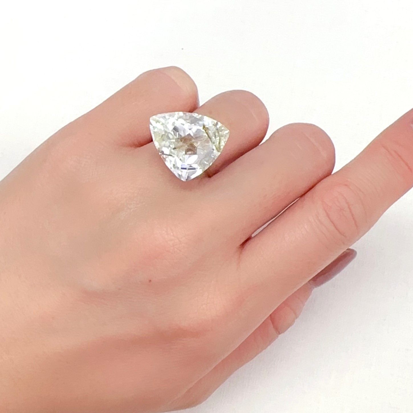 アパタイトイントパーズ(宝石名アパタイト イン トパーズ)ブラジル産 19.70ct 識別済[240225930]19x16.2mm前後