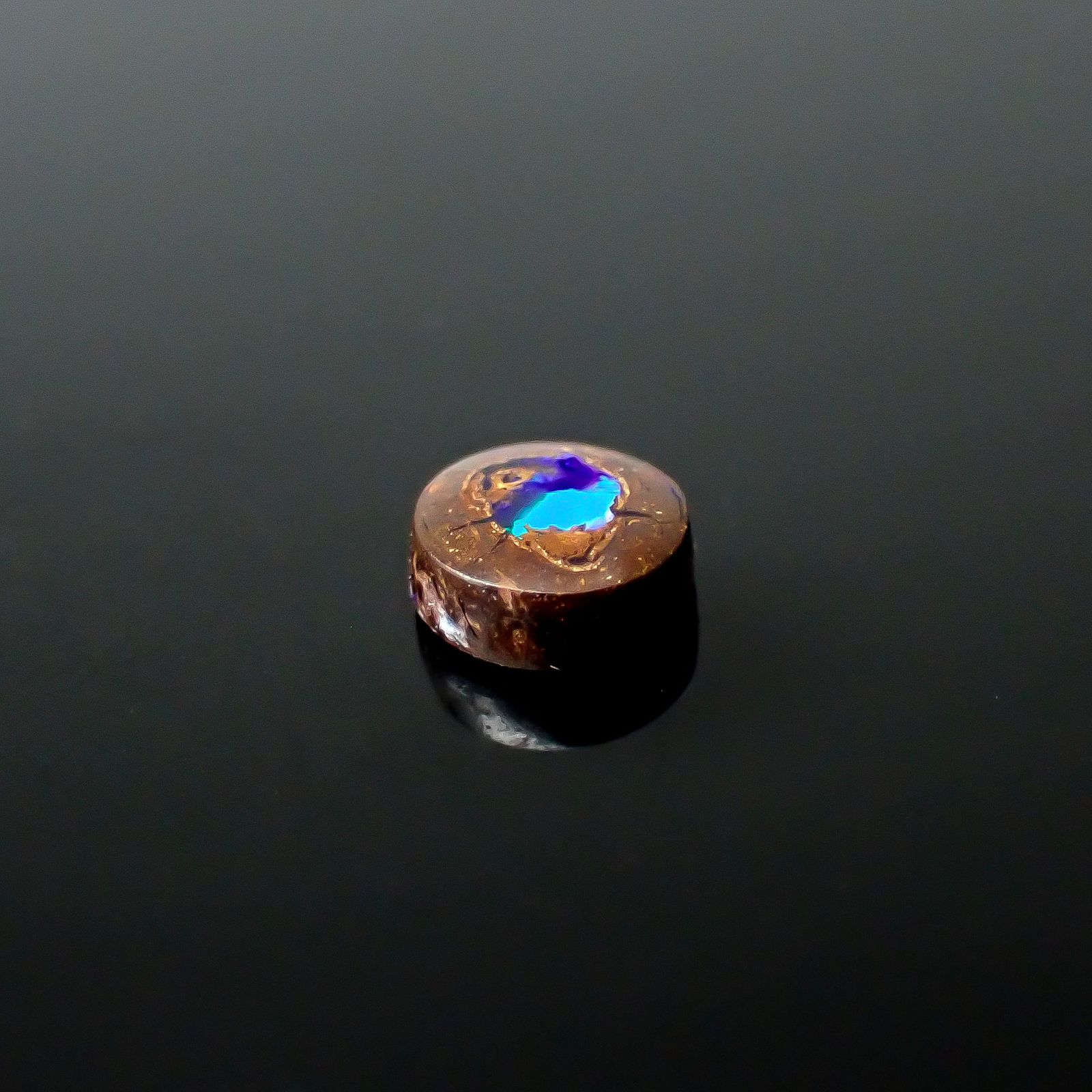 ウッドオパール オーストラリア産 0.45ct / 5.2x5.1mm前後 [251131295]