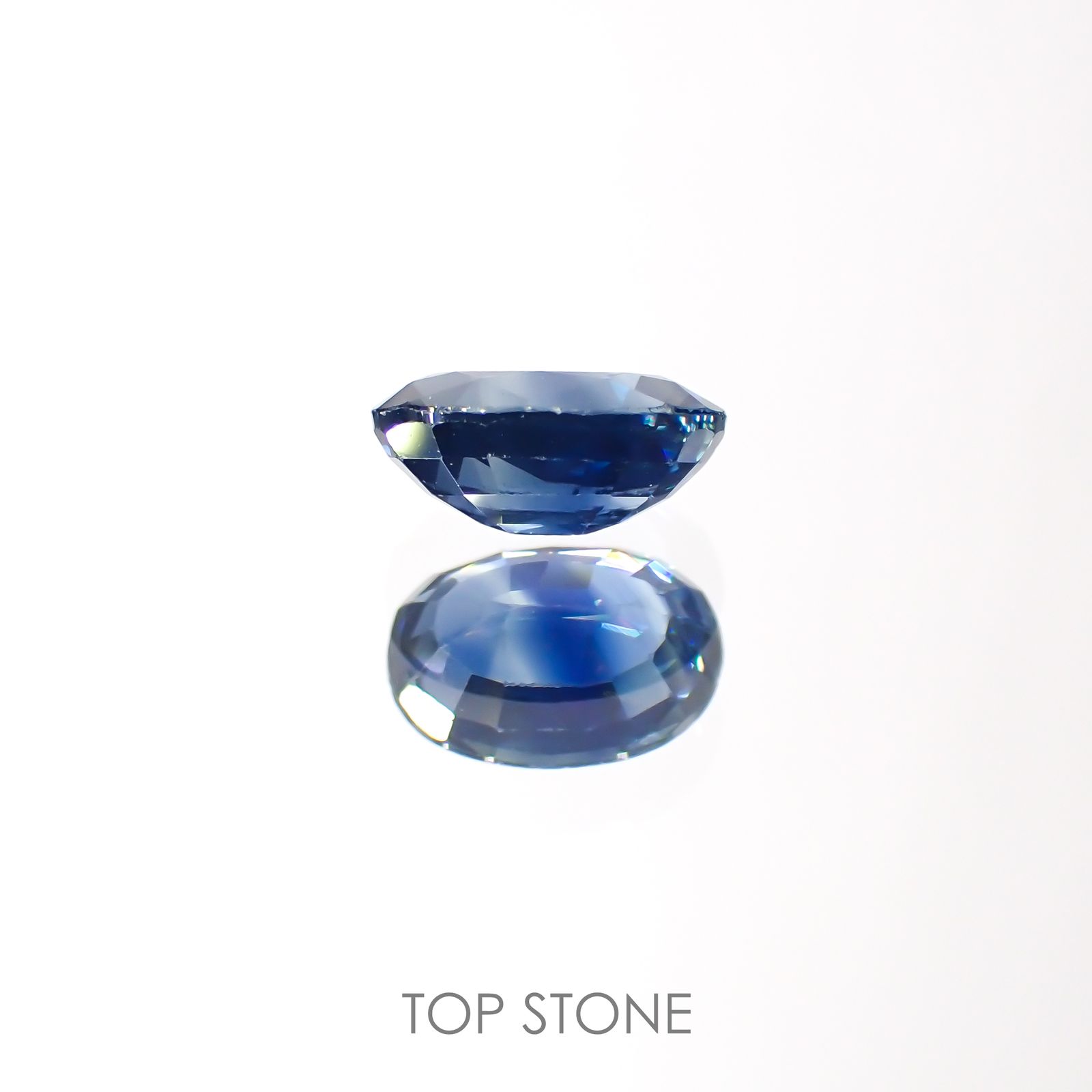 サファイア(宝石名サファイア)マダガスカル/スリランカ産 0.95ct 識別済[220113885]6.9x4.8mm前後