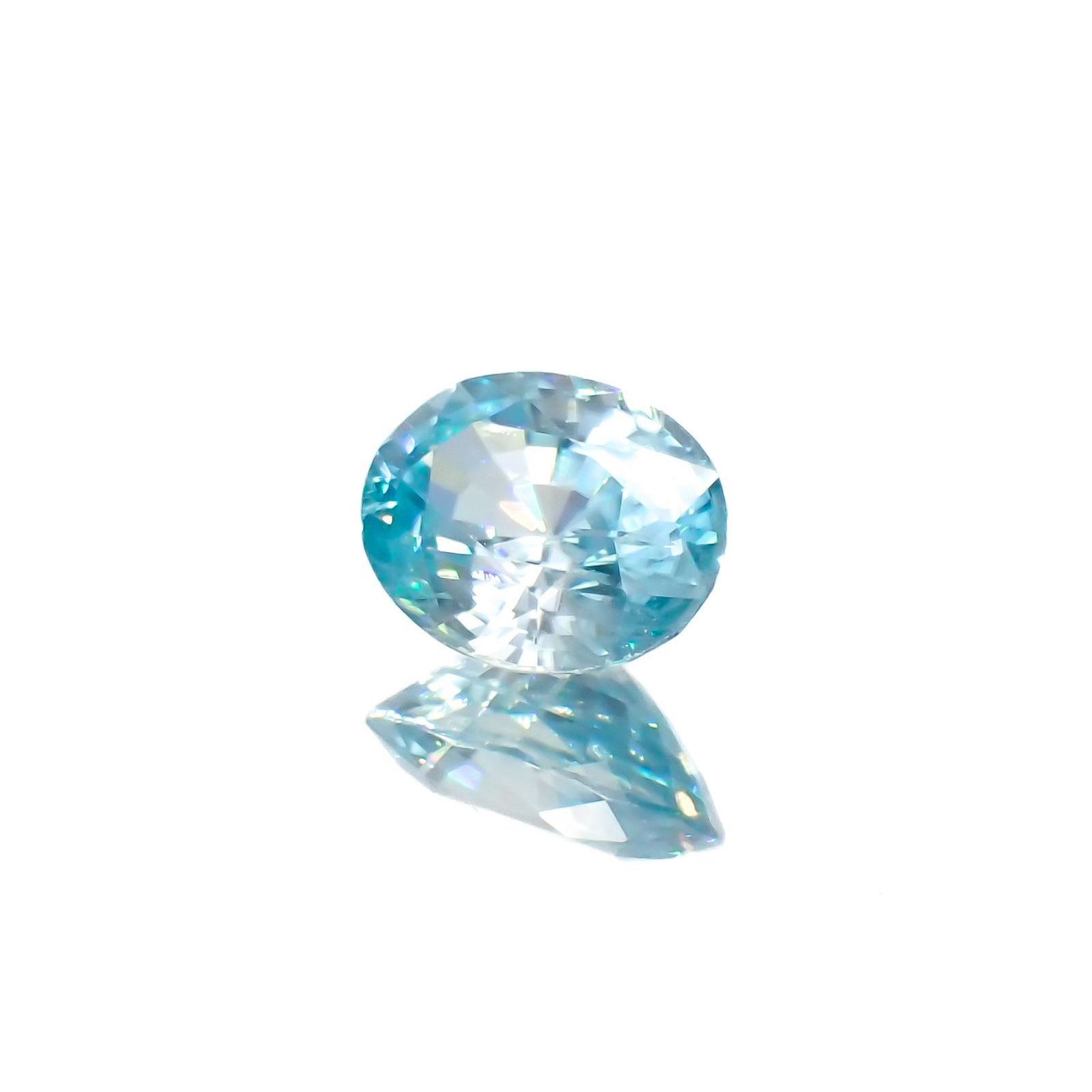 バイカラーブルージルコン カンボジア産 1.80ct / 7.9x6.1mm前後 [251120985]