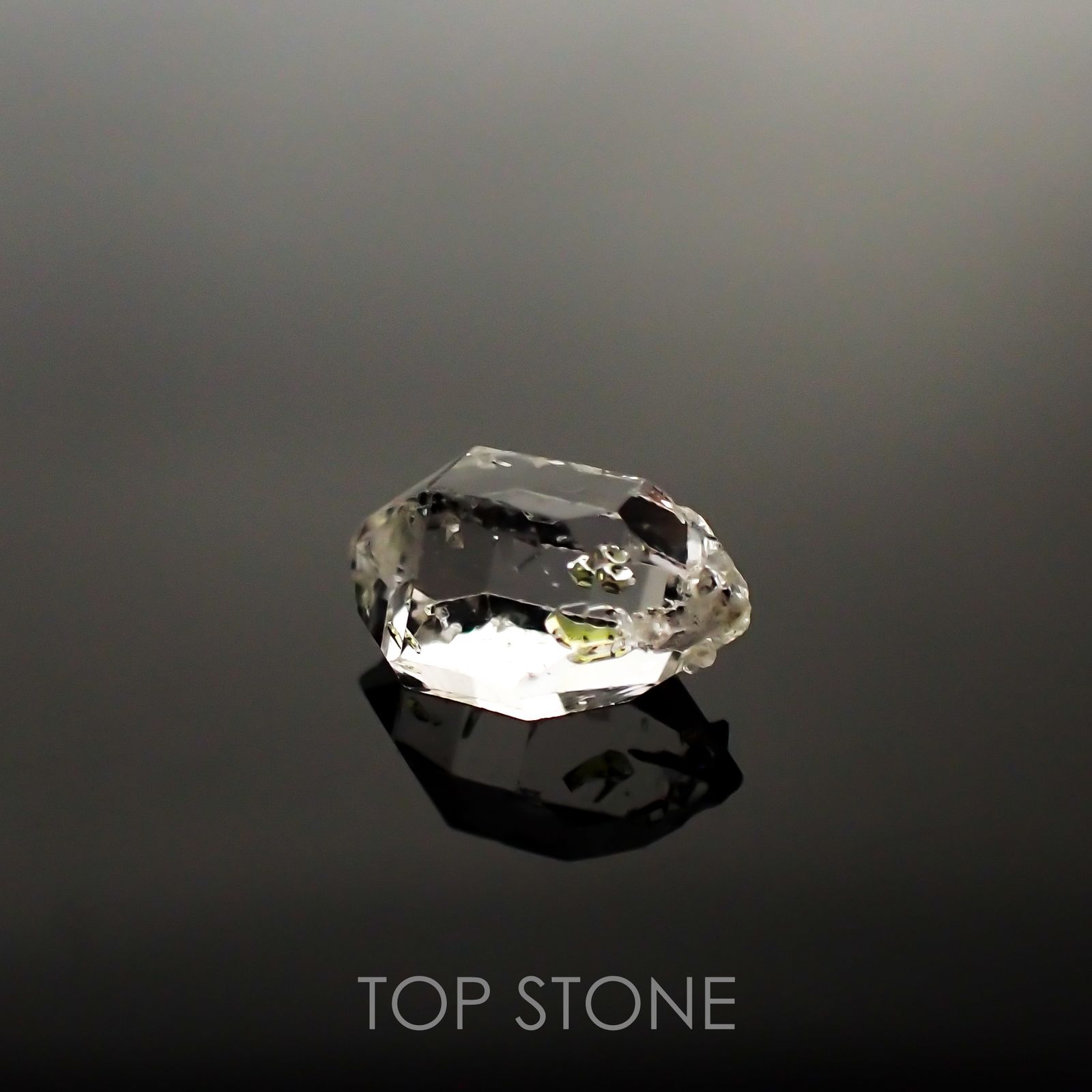 オイルインクォーツ パキスタン産 ルース 3.10ct[210911443]11.9×7.5mm前後