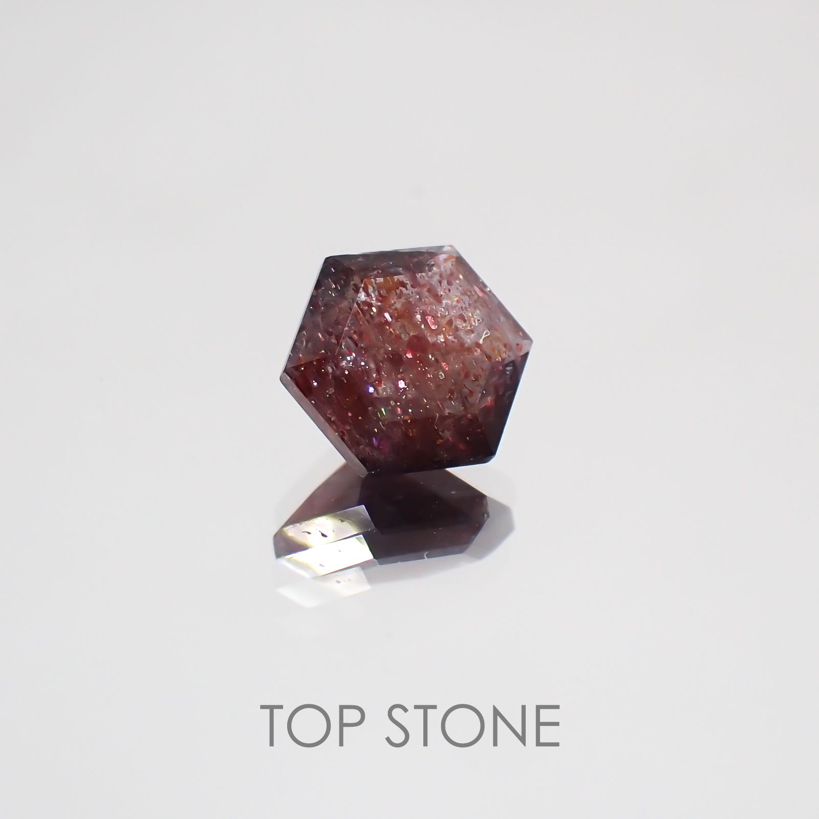 ◇ヘキサゴンカット◇ブラッドショットアイオライトSA インド産 ルース 0.79ct[210210083]6×6mm前後
