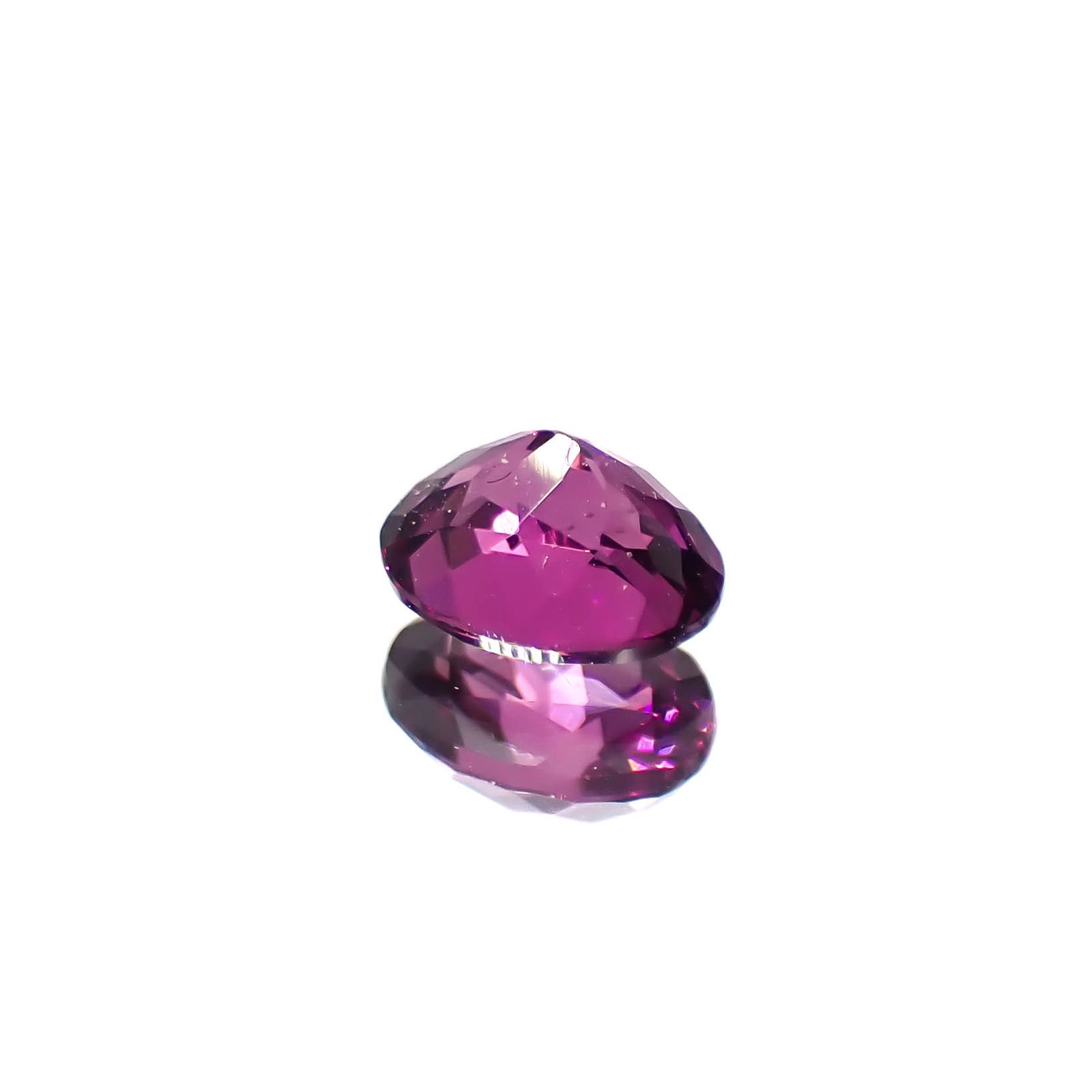 グレープガーネット(宝石名ガーネット)ブラジル産 0.49ct 識別済[240928710]5.1x3.9mm前後