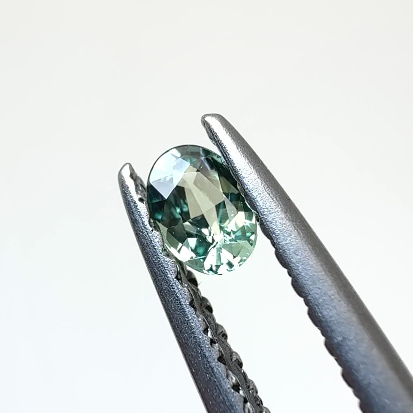 アレキサンドライト(宝石名アレキサンドライト) ブラジル産 識別済