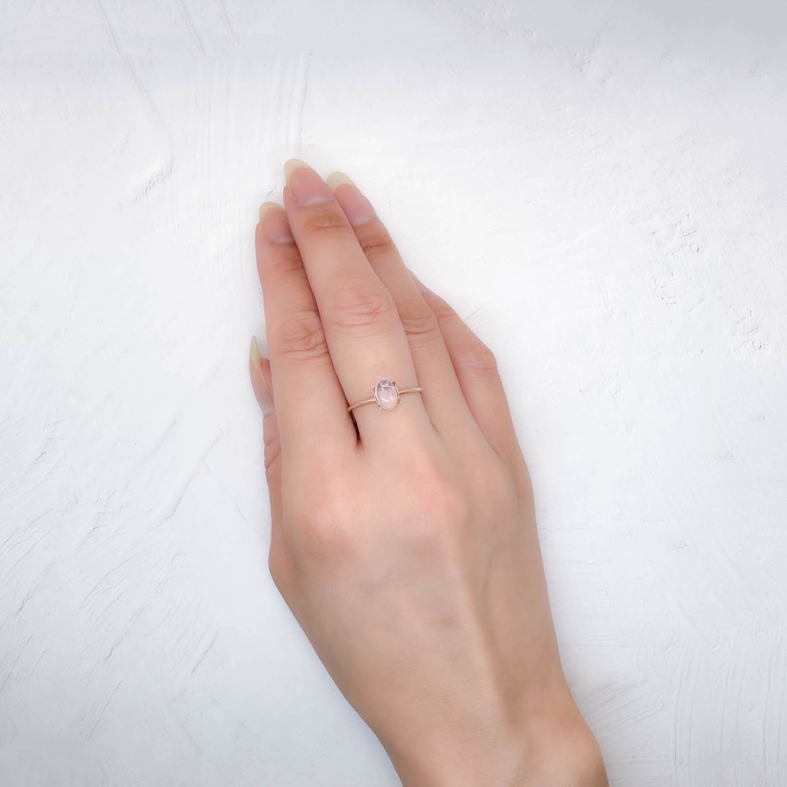 ウォーターオパール メキシコ産 0.46ct / 7.3x4.9mm前後 [250930996]