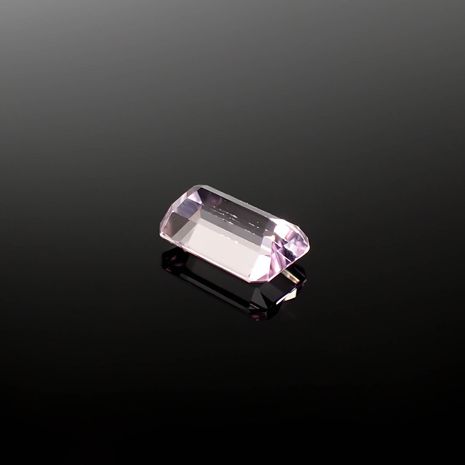 クンツァイト アフガニスタン産 3.30ct[231225139]10.6x6.9mm前後
