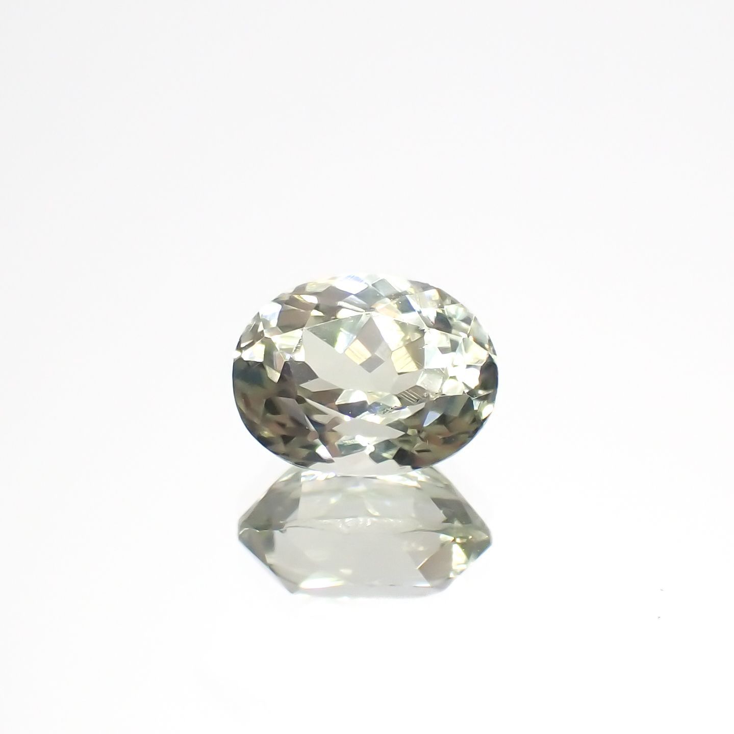 シリマナイト(宝石名シリマナイト)インド産 1.84ct 識別済[221018462]8.1x6.2mm前後