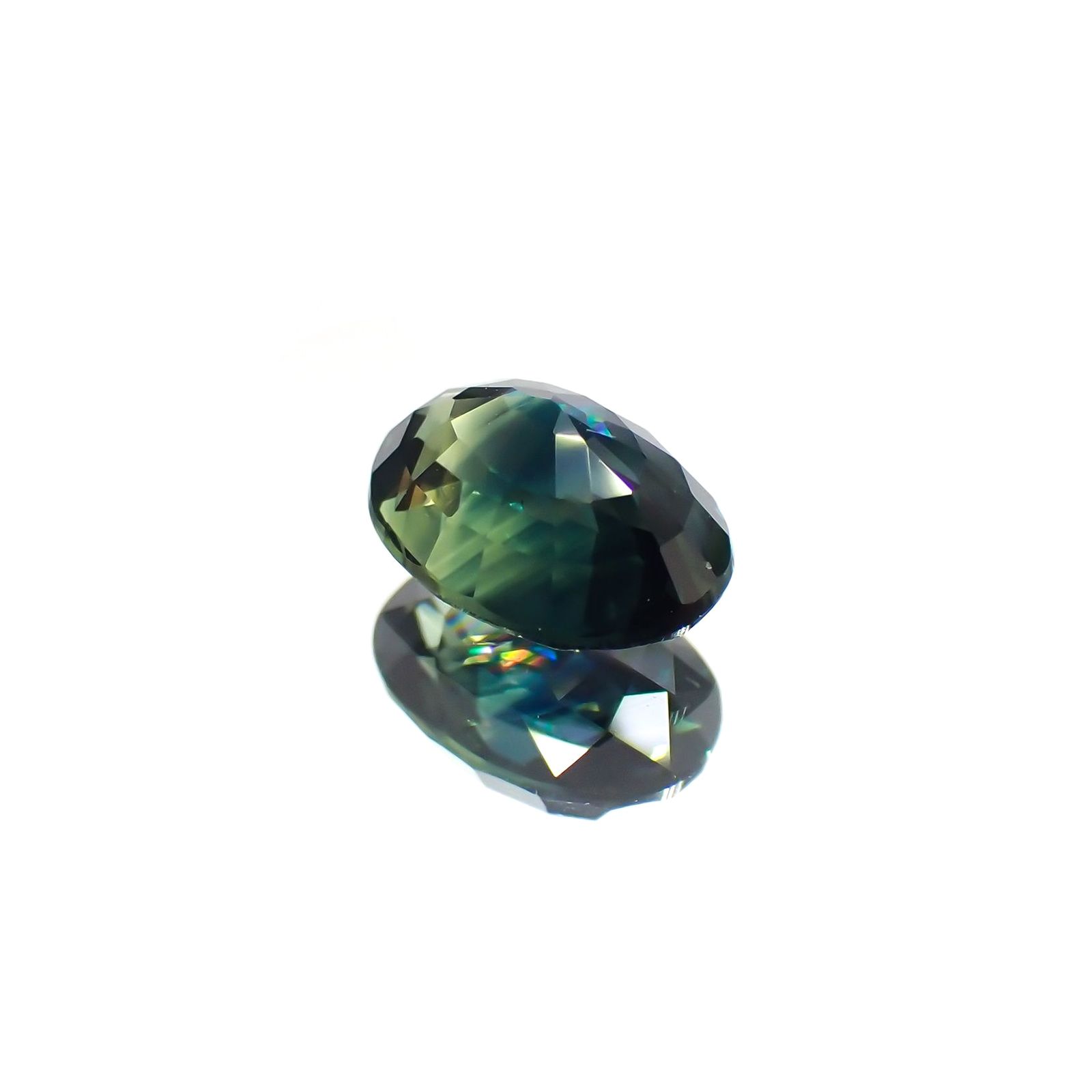 バイカラーサファイア(宝石名バイカラー・サファイア)マダガスカル/オーストラリア産 識別済 1.22ct / 7.1x5.2mm前後 [220114081]