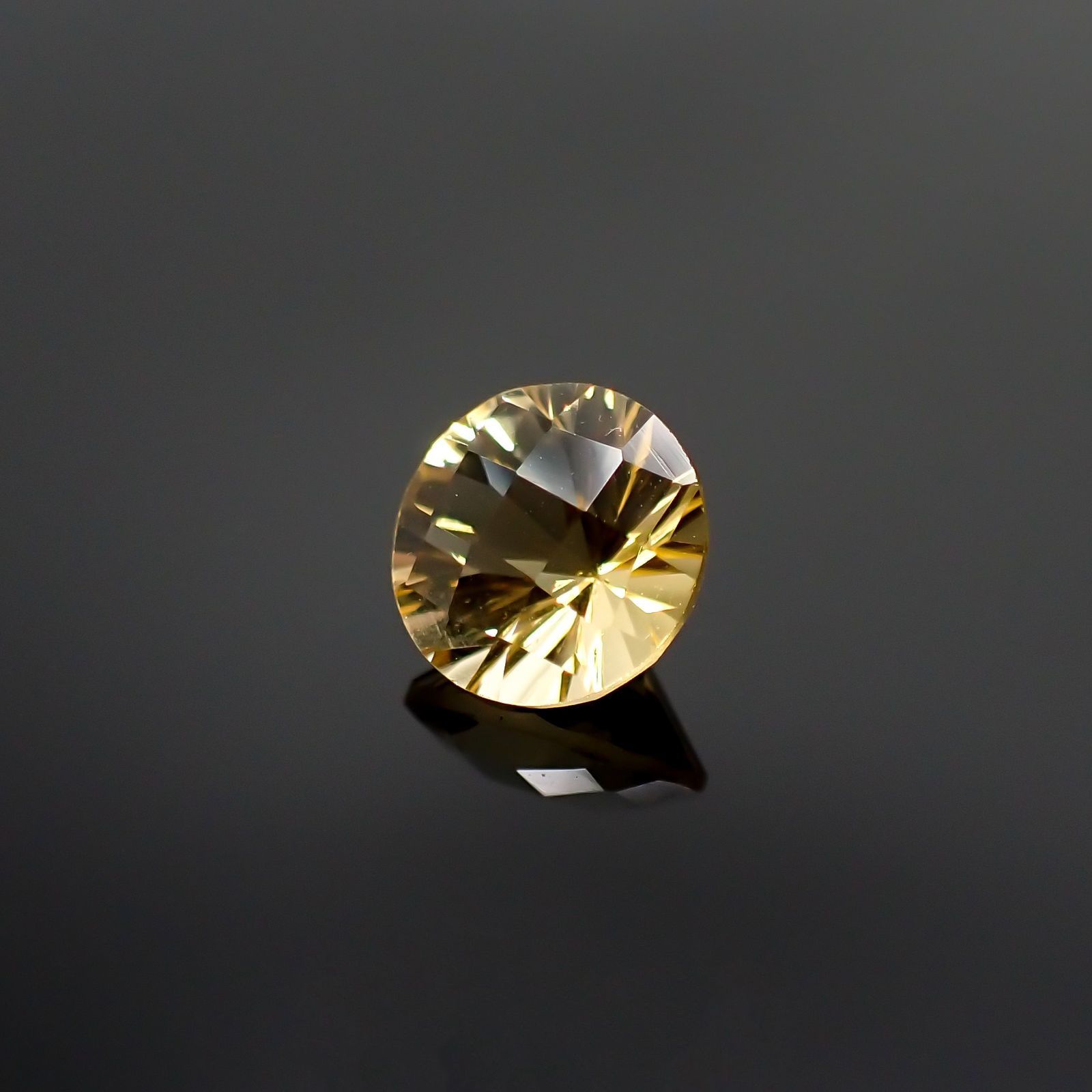 ◇チェッカーコンケーブカット◇シトリン(宝石名シトリン) ブラジル産 識別済 1.13ct / 7×7mm前後 [251013022]