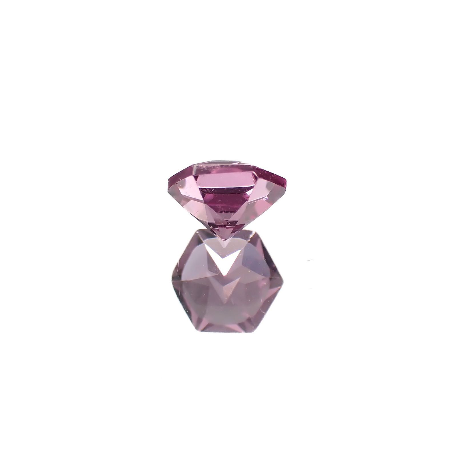 ◇ヘキサゴンカット◇カラーシフト マラヤガーネット(宝石名ガーネット)タンザニア産 0.70ct 識別済[220817563]5.1x5mm前後