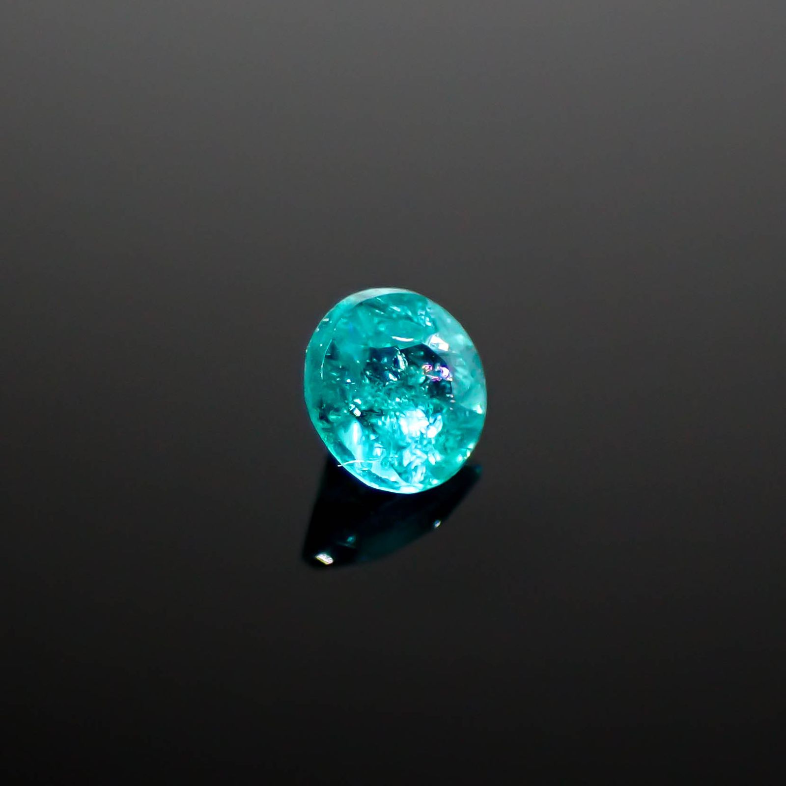 パライバトルマリン(宝石名トルマリン/別名パライバ・トルマリン)ブラジル・パライバ州バターリャ鉱山産 0.081ct ソ付(GGSJ)[250730740]2.7x2.7mm前後
