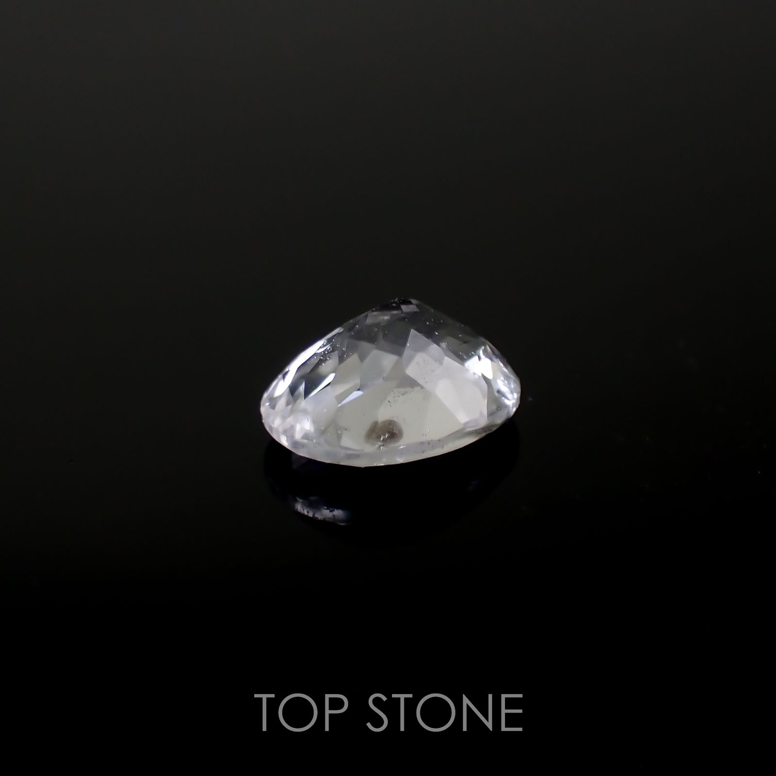 フェナカイト(宝石名フェナカイト)マダガスカル産 0.82ct 識別済[220716959]6.9x5.3mm前後