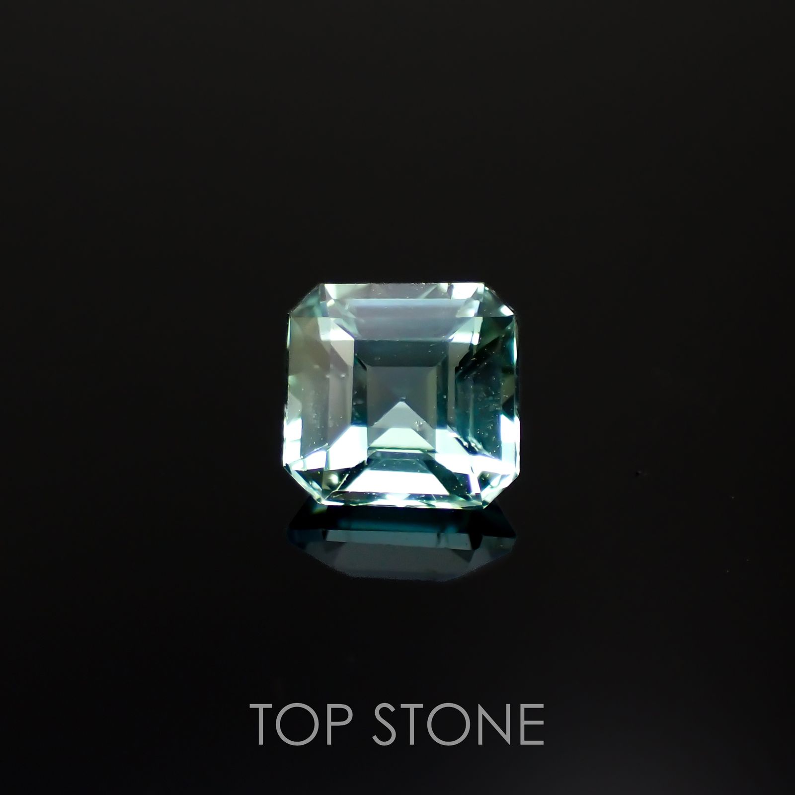 ブルーグリーントルマリン(宝石名トルマリン)ルワンダ産 0.94ct 識別済[221118988]5.7x5.6mm前後