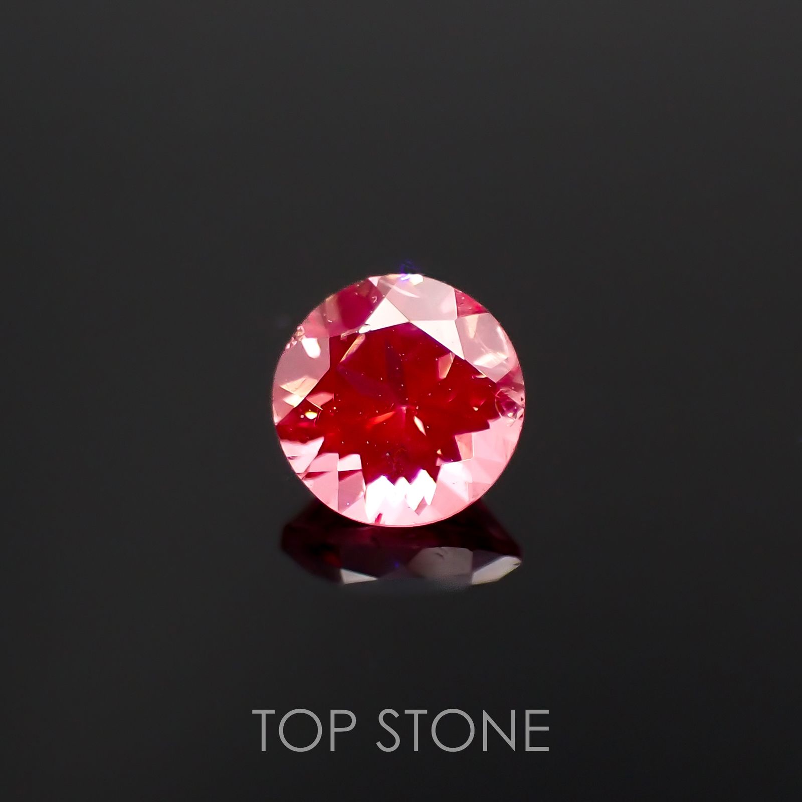 ホットピンクスピネル(宝石名ピンク・スピネル)タンザニア産 0.32ct 識別済[230120031]4.1x4.1mm前後
