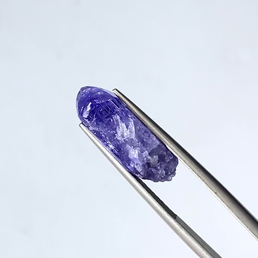 タンザナイト 原石(宝石名タンザナイト)タンザニア産 7.54ct
