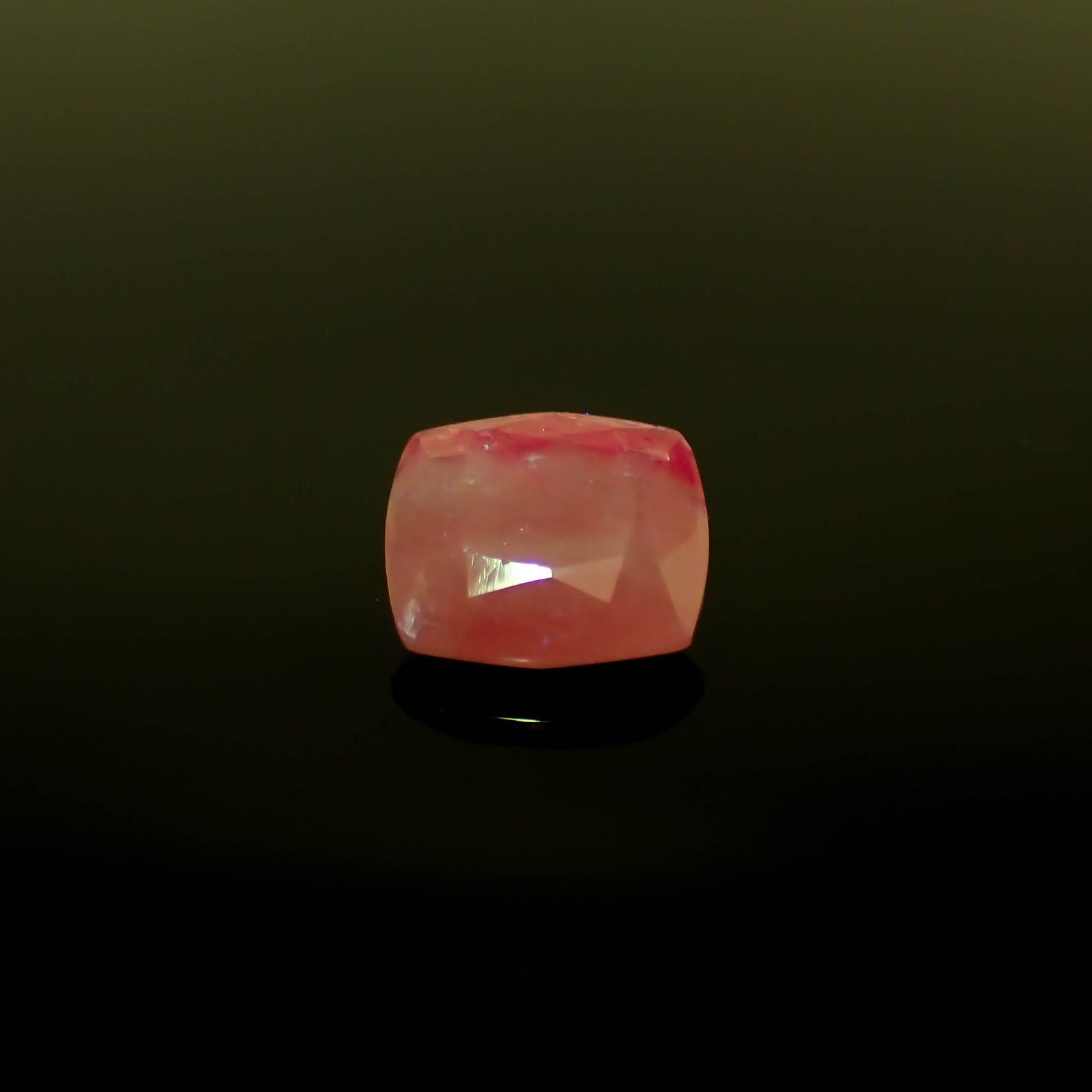 バイカラールビー アフリカ産 4.10ct[240125632]9.8x9mm前後