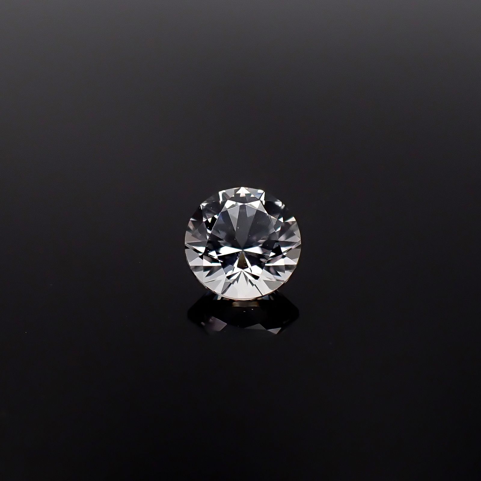 フェナカイト ロシア産 0.81ct / 6x6mm前後 [260231706]