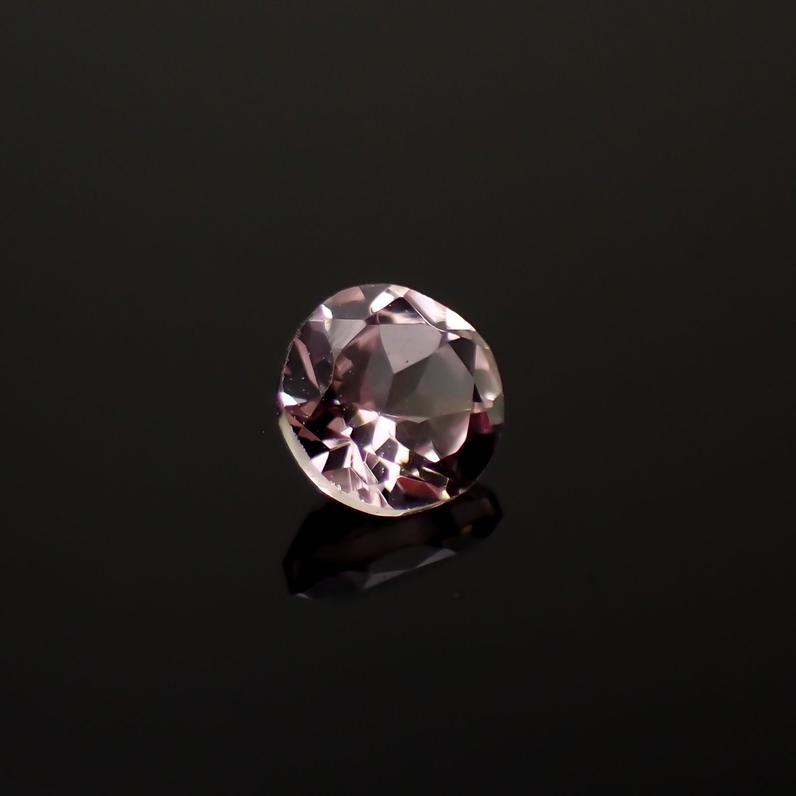 ドラゴンガーネット タンザニア産 0.21ct[230421441]3.3x3.3mm前後