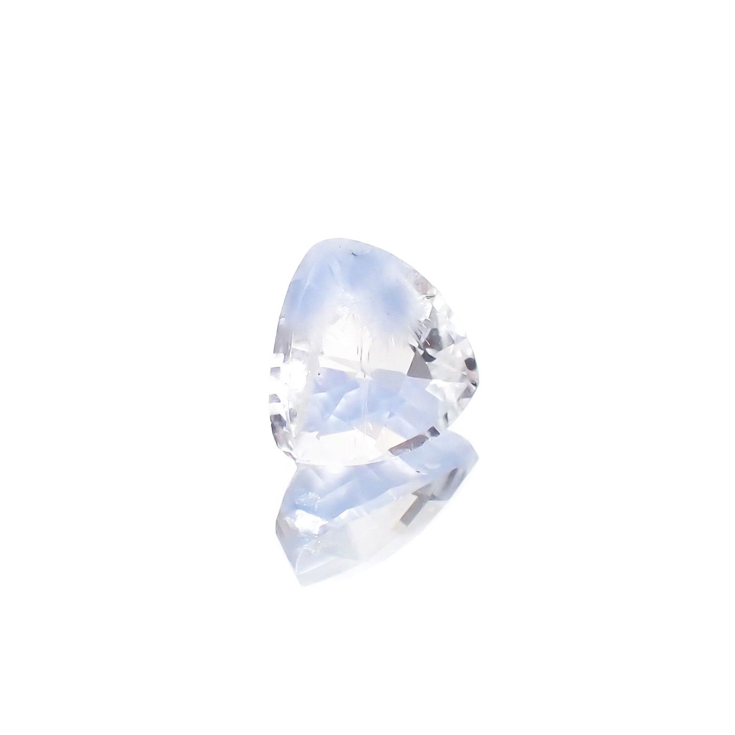デュモルチェライトインクォーツ ブラジル産 1.87ct / 8.2x8.1mm前後 [231023584]