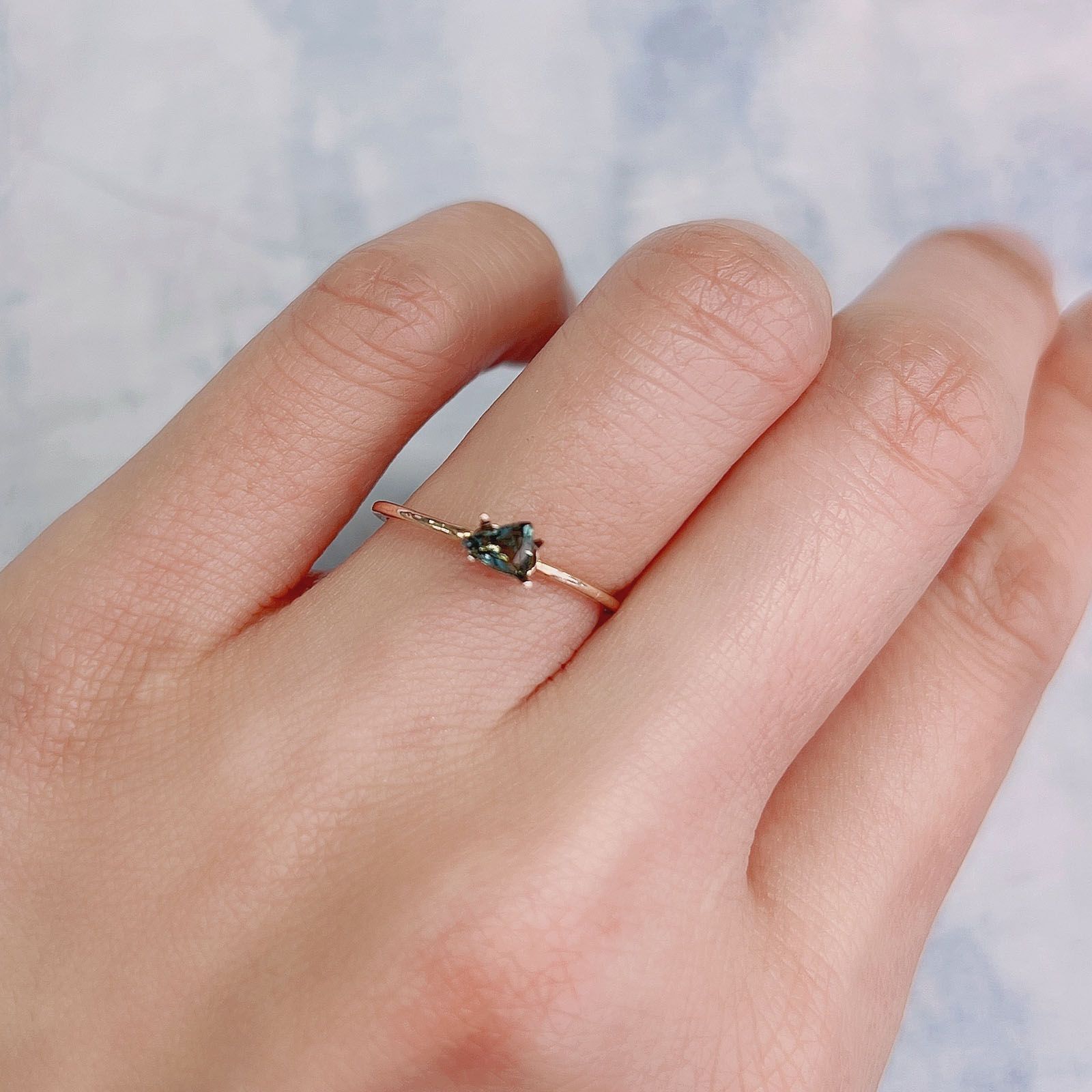 サファリン(宝石名サファリン) スリランカ産 0.19ct 識別済[210712158]4.5×3.4mm前後