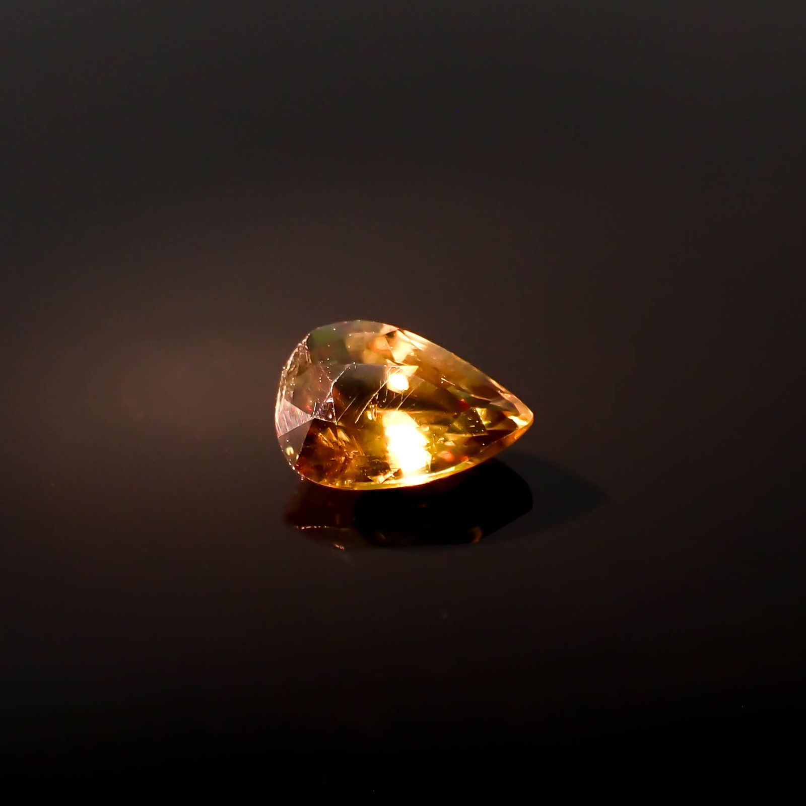 カラーチェンジスフェーン パキスタン産 0.46ct[231224736]5.8x4mm前後