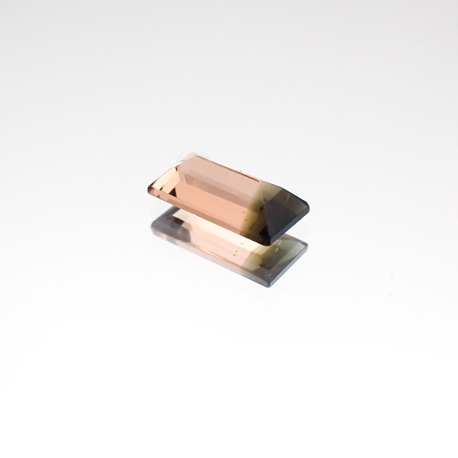 バイカラートルマリン(宝石名バイカラー・トルマリン)ブラジル産 0.56ct 識別済[231124211]7.3x3.3mm前後