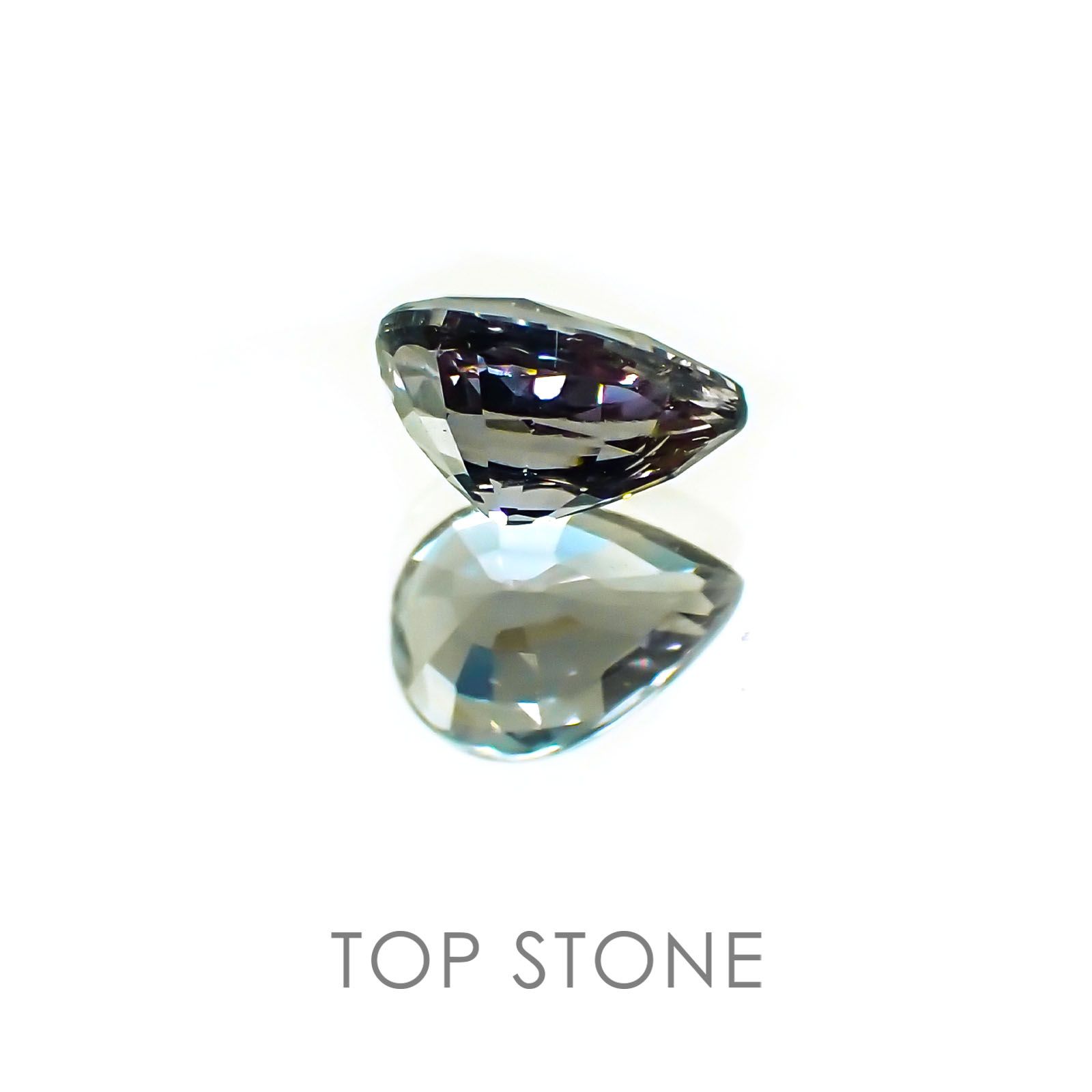 カラーチェンジガーネット(アレキタイプ) マダガスカル・ベキリー産 ルース 0.75ct[20129301]6.3×4.5mm前後