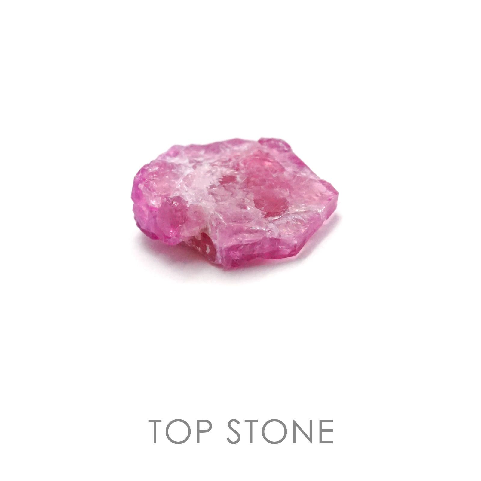 レッドベリル アメリカ・ユタ州産 原石・結晶 非加熱 2.10ct[19111525]10.3×8.8mm前後