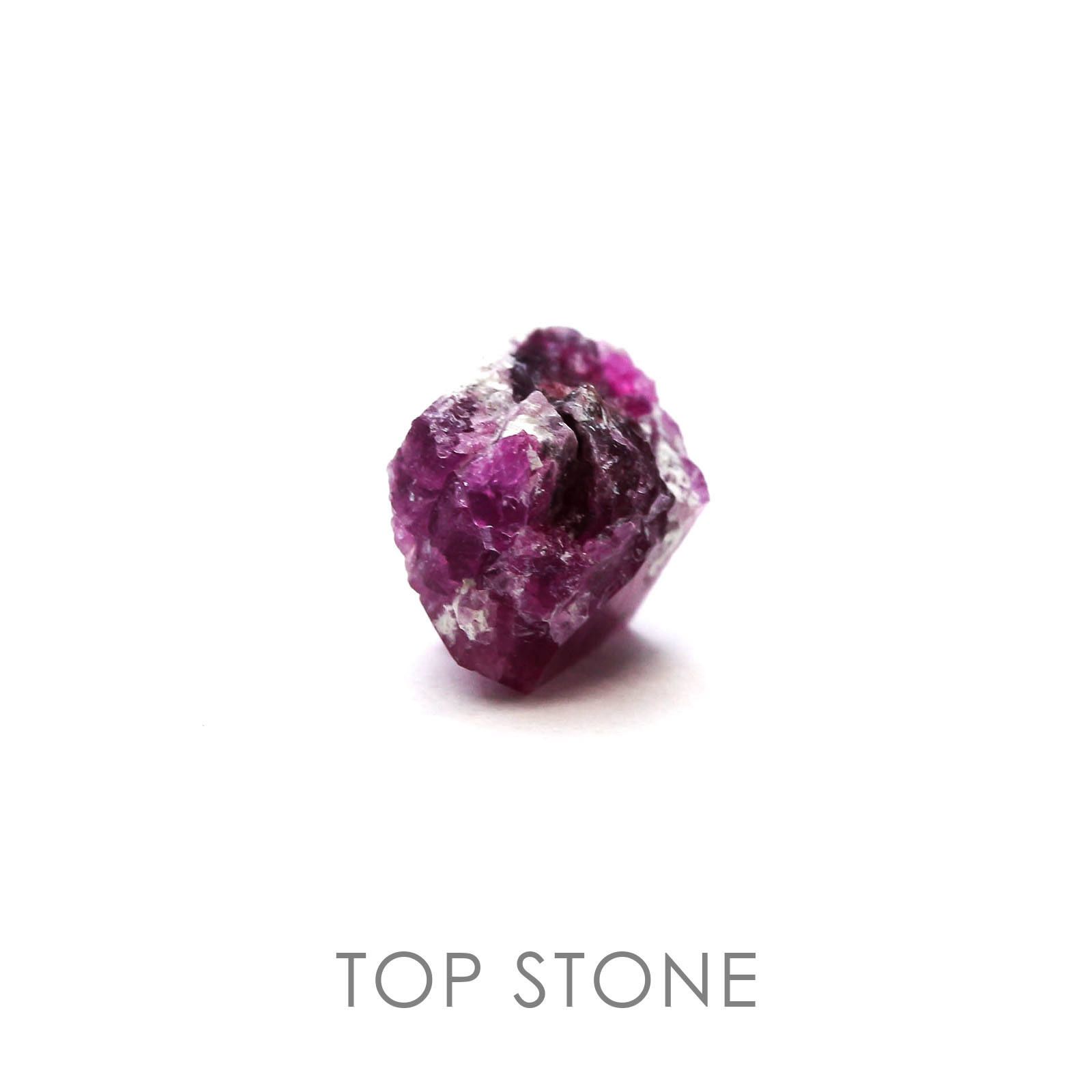 レッドベリル アメリカ・ユタ州産 原石・結晶 2.61ct[20062664]9.1×7.7mm前後
