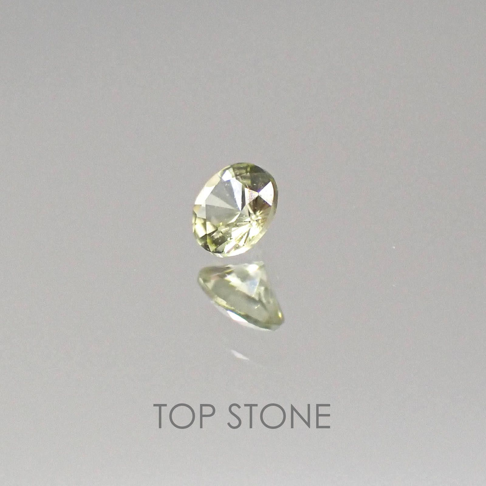 パラサイティック ペリドット 採取地：ロシア・セムチャン ソーティング付き 0.042ct[20063379]2.2×2.2mm前後