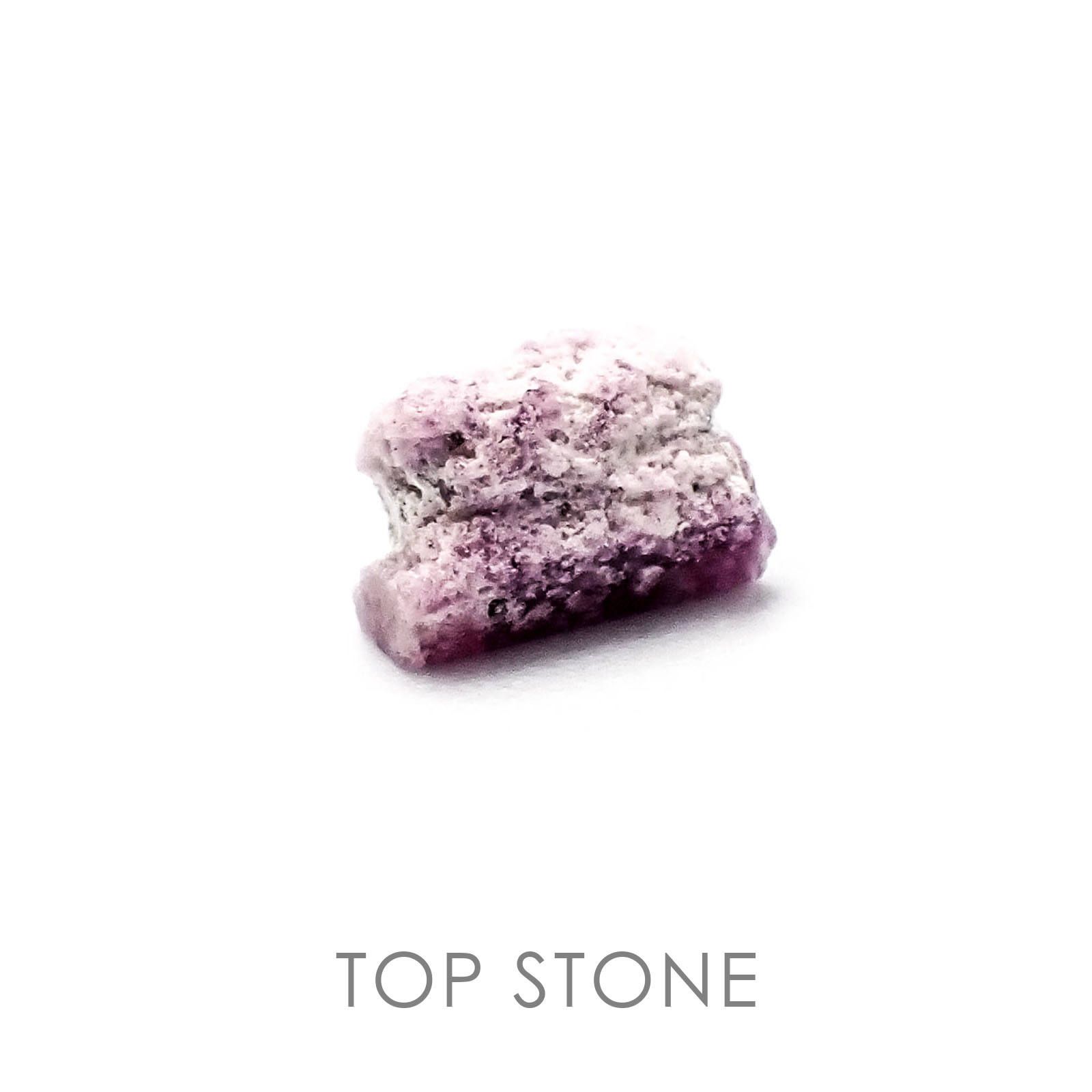 レッドベリル(宝石名レッド・ベリル) アメリカ・ユタ州産 原石・結晶 1.07ct 識別済[20063014]7×4.4mm前後