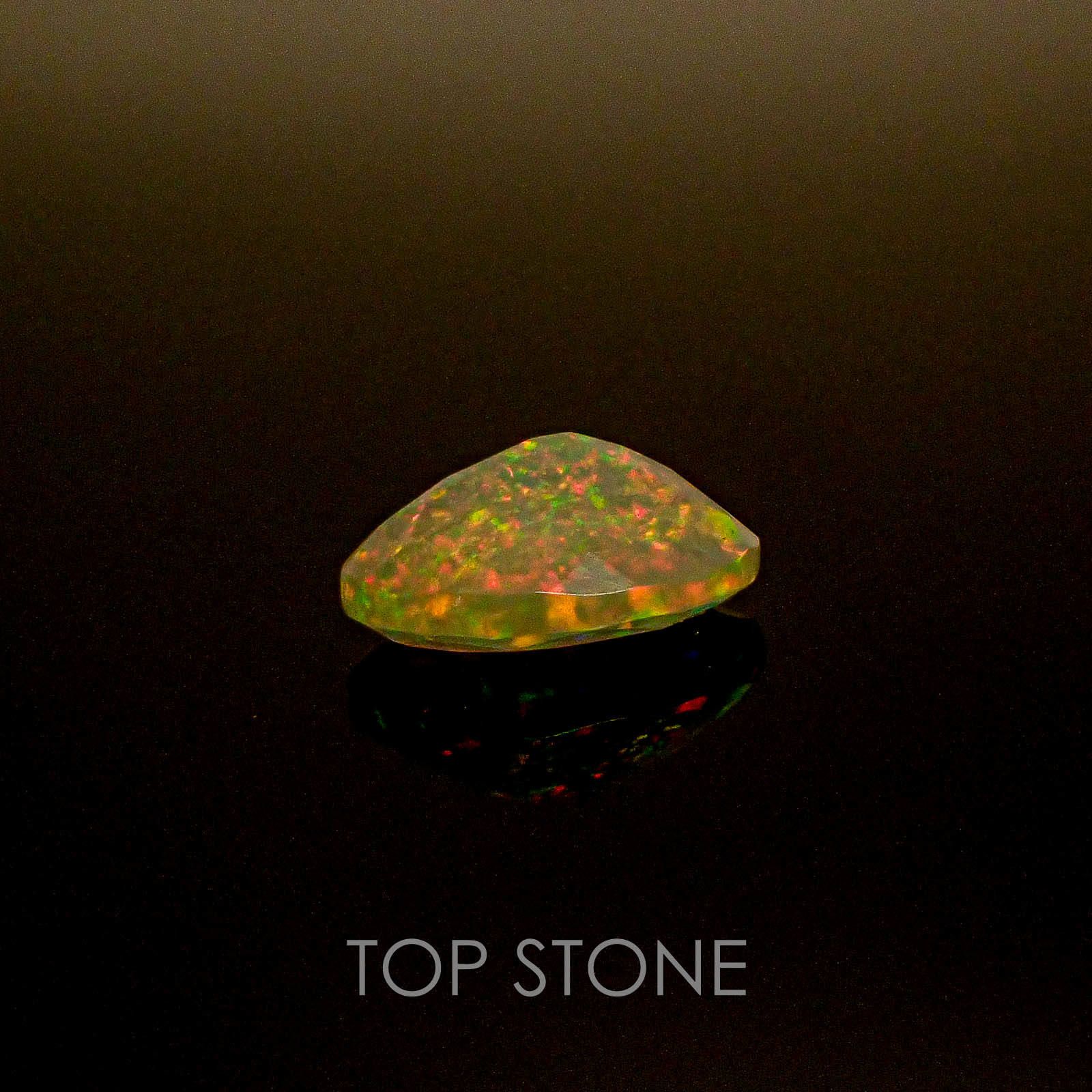 エチオピアンオパール エチオピア産 ルース 0.73ct[20062780]8.2×6.3mm前後