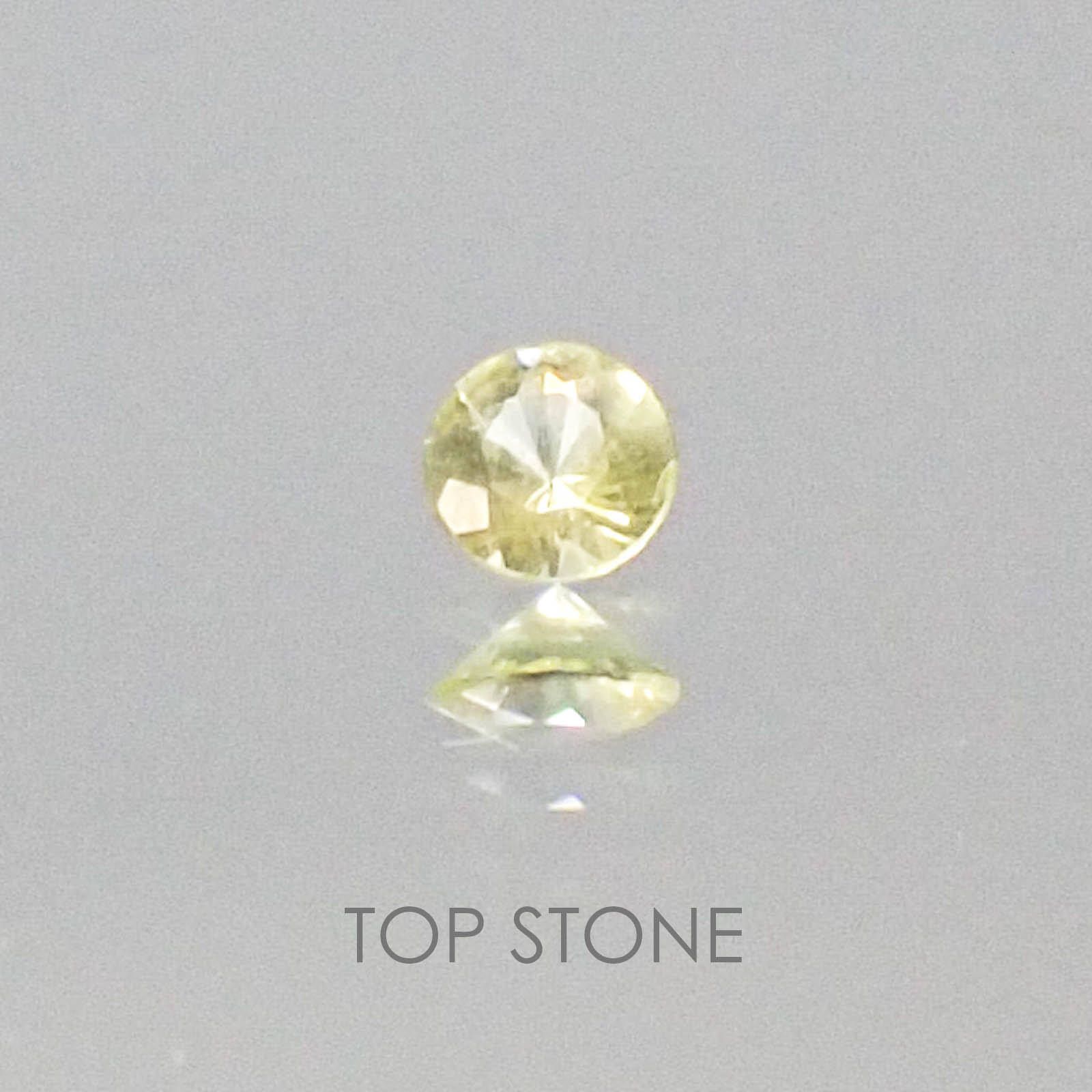 パラサイティック ペリドット 採取地：ロシア・セムチャン ソーティング付き 0.045ct[20063378]2.4×2.4mm前後
