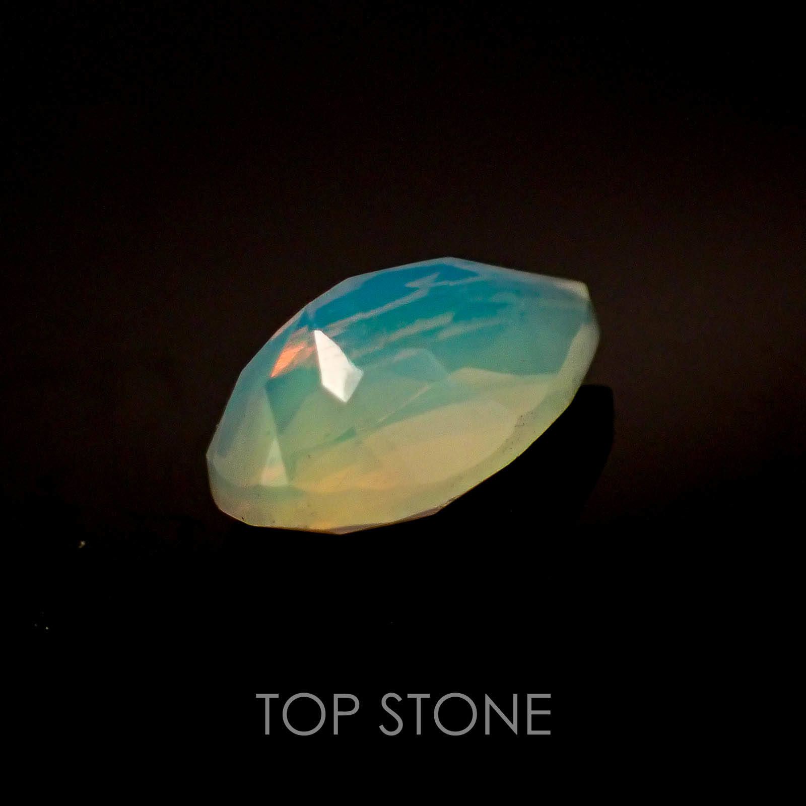 エチオピアオパール(宝石名オパール) エチオピア産 0.45ct 識別済[20062785]7.9×5mm前後