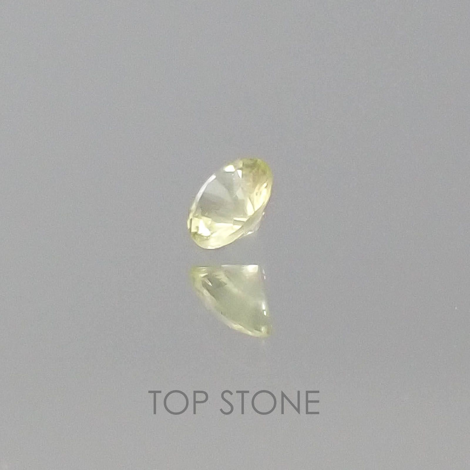 パラサイティック ペリドット 採取地：ロシア・セムチャン ソーティング付き 0.045ct[20063378]2.4×2.4mm前後