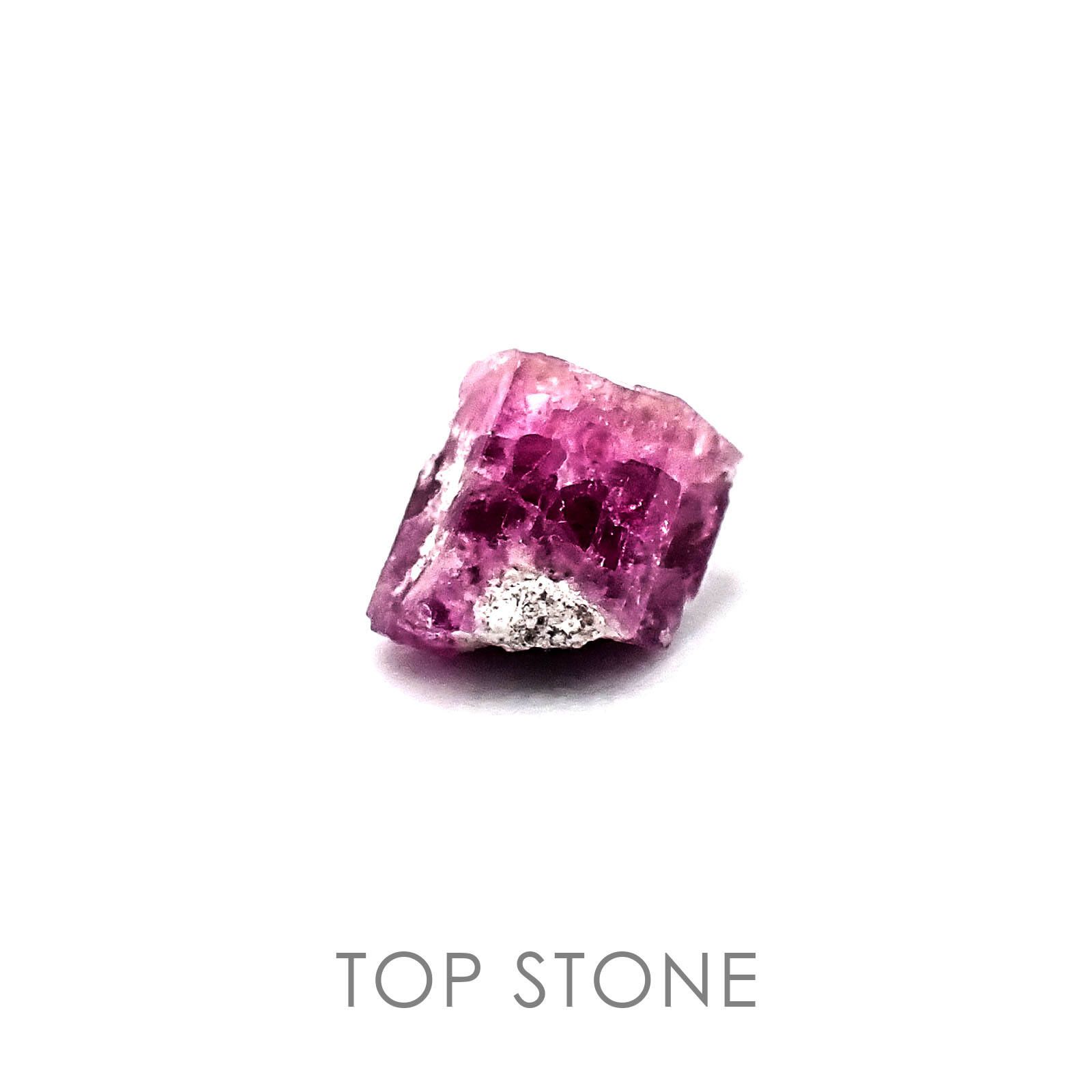 レッドベリル(宝石名レッド・ベリル) アメリカ・ユタ州産 原石・結晶 0.66ct 識別済[20063015]4.9×4.3mm前後